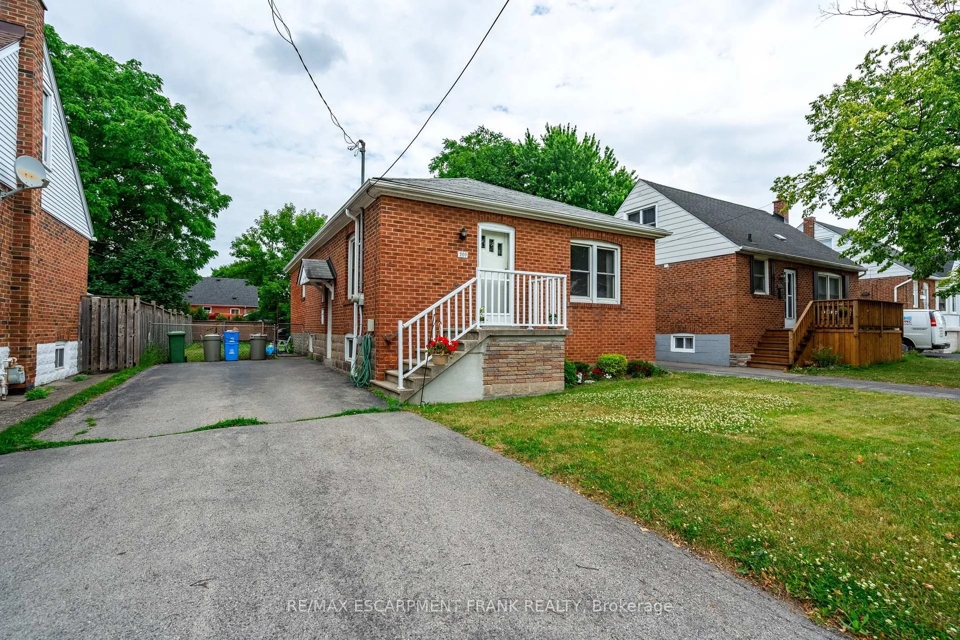Photo 1 of 209 East 13TH Street, Hamilton, Inch Park — HOMEH