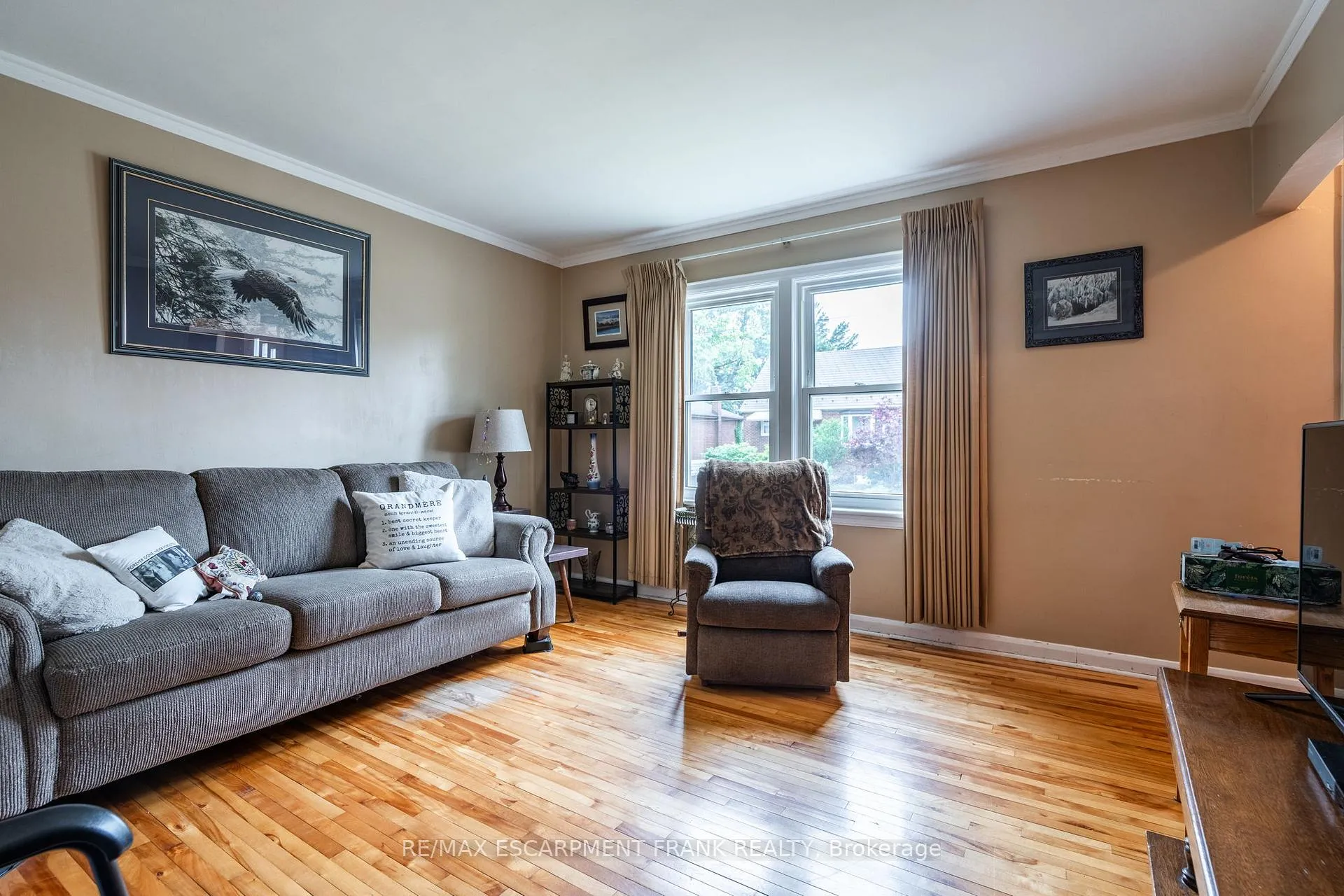 Photo 10 of 209 East 13TH Street, Hamilton, Inch Park — HOMEH