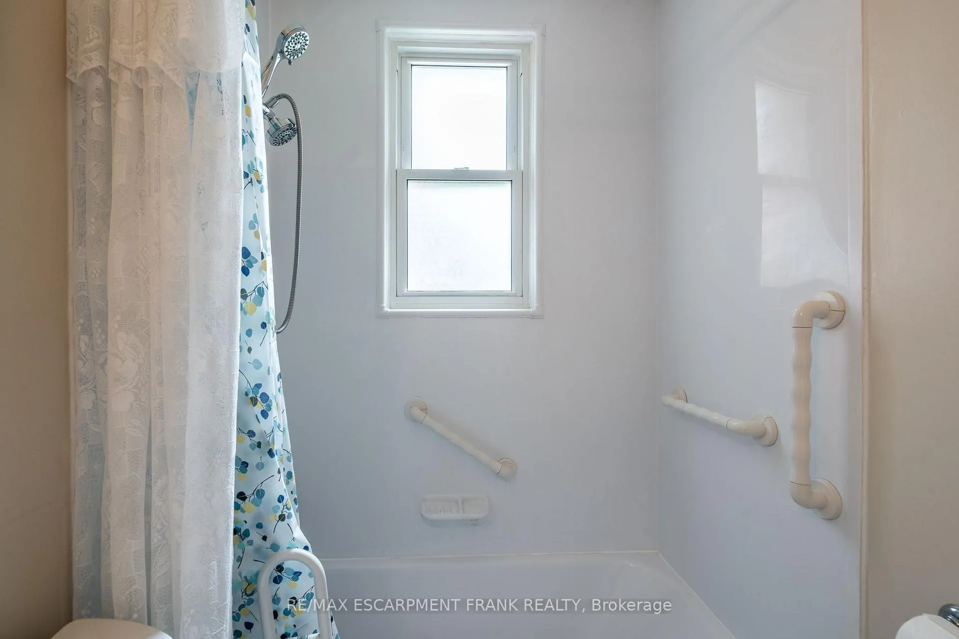 Photo 16 of 209 East 13TH Street, Hamilton, Inch Park — HOMEH