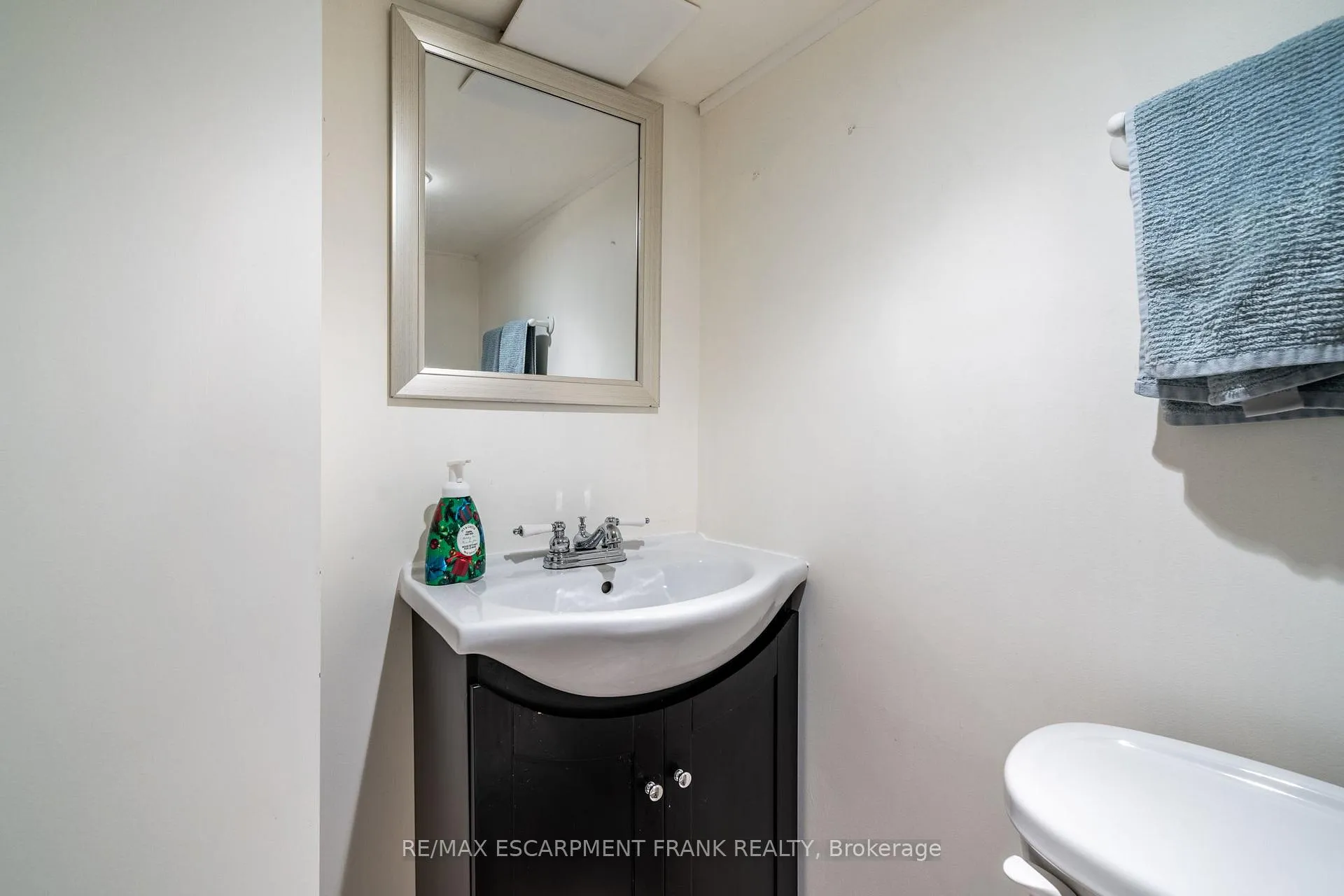 Photo 35 of 209 East 13TH Street, Hamilton, Inch Park — HOMEH