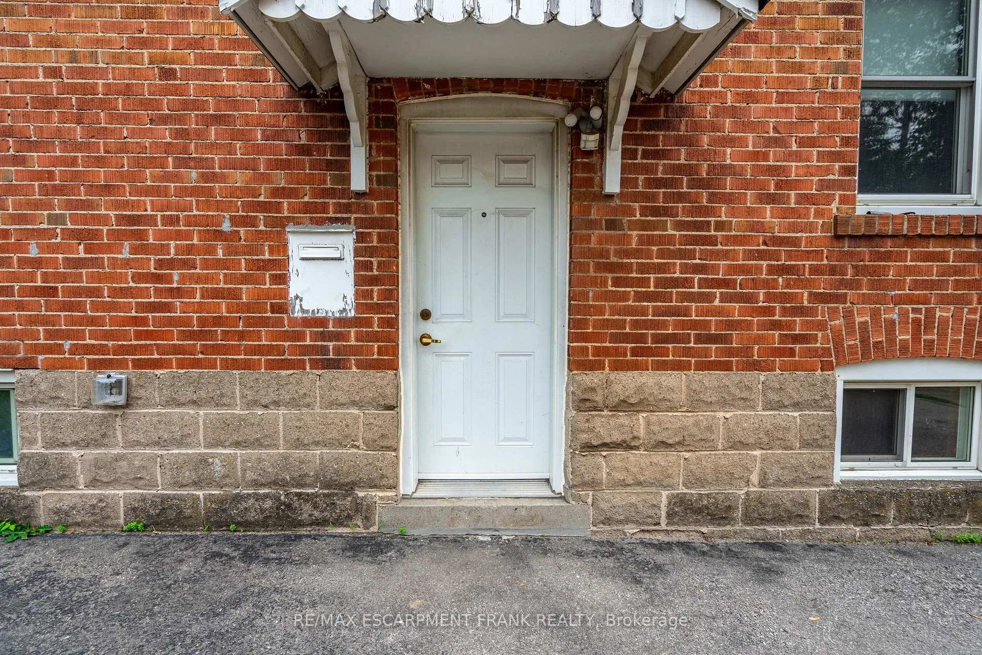 Photo 38 of 209 East 13TH Street, Hamilton, Inch Park — HOMEH