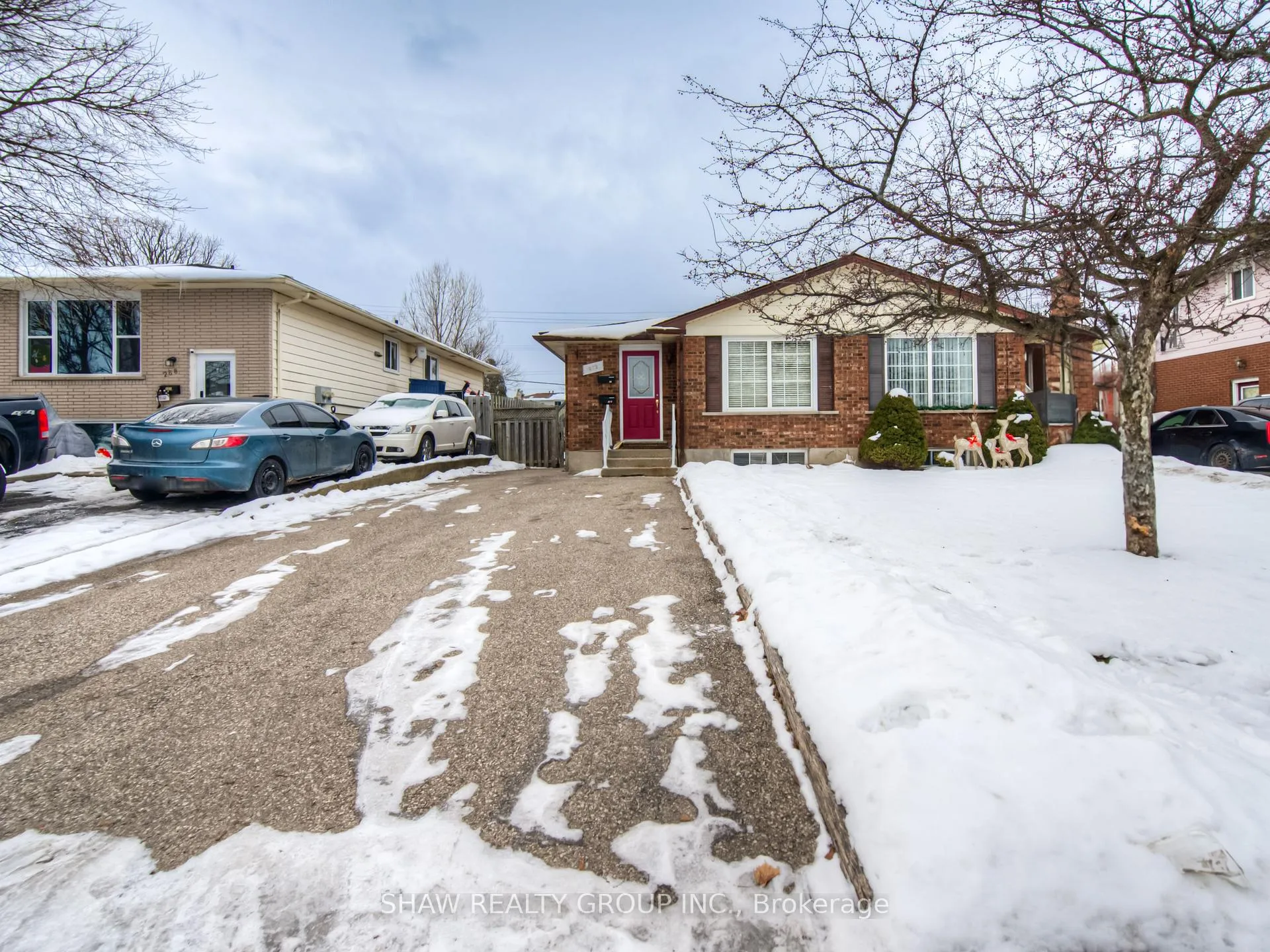 Photo 3 of 272 Bakersfield Drive, Cambridge — HOMEH