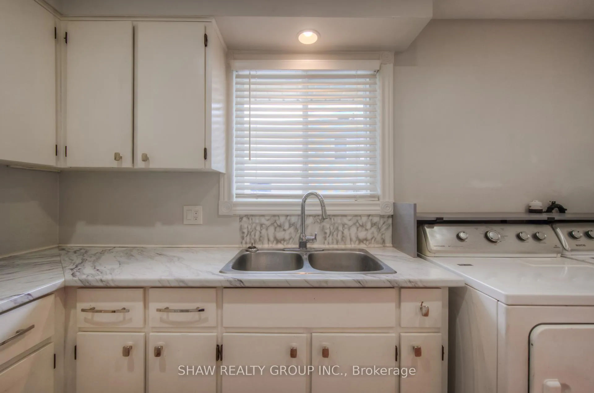 Photo 5 of 272 Bakersfield Drive, Cambridge — HOMEH