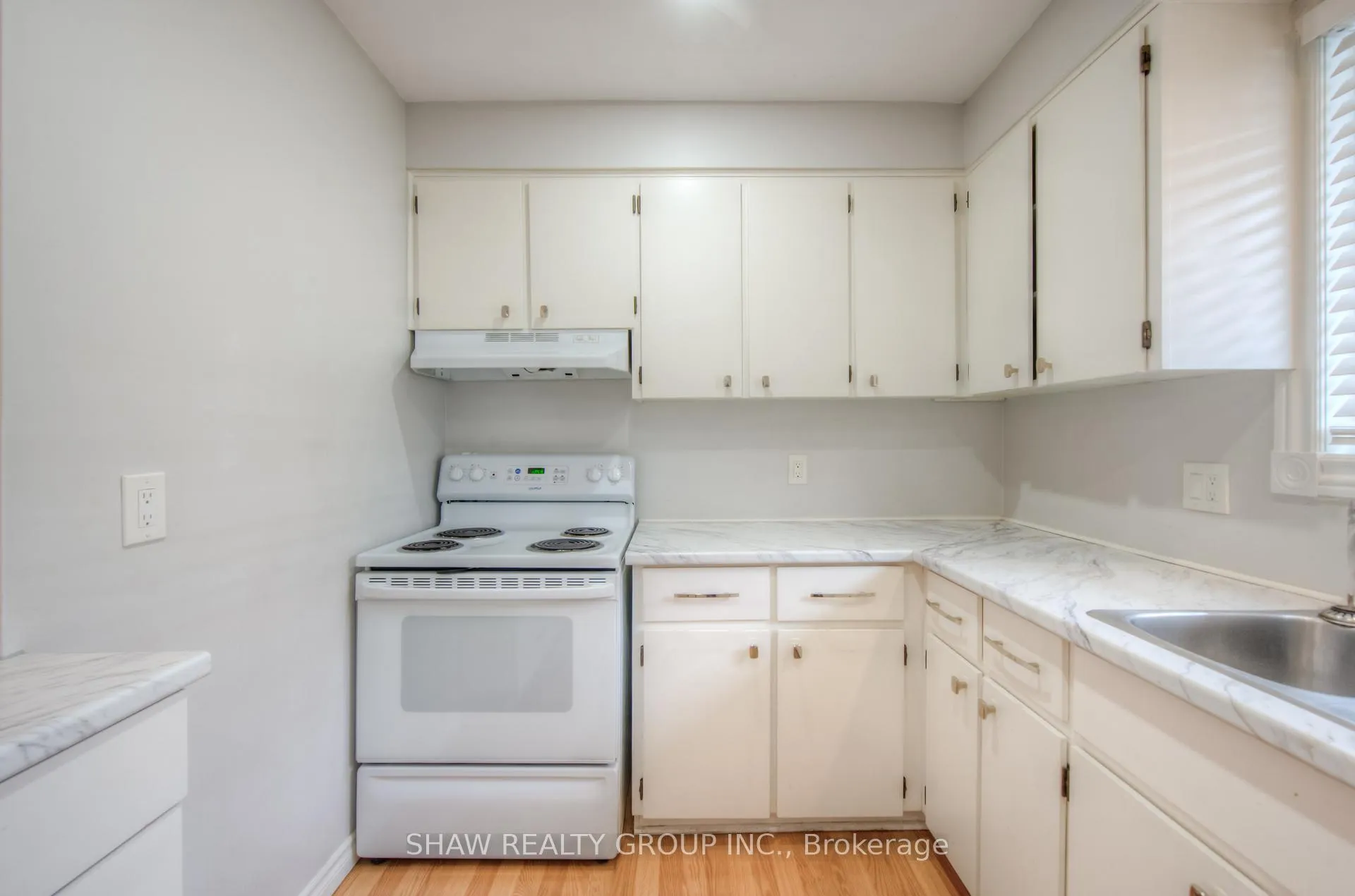 Photo 11 of 272 Bakersfield Drive, Cambridge — HOMEH