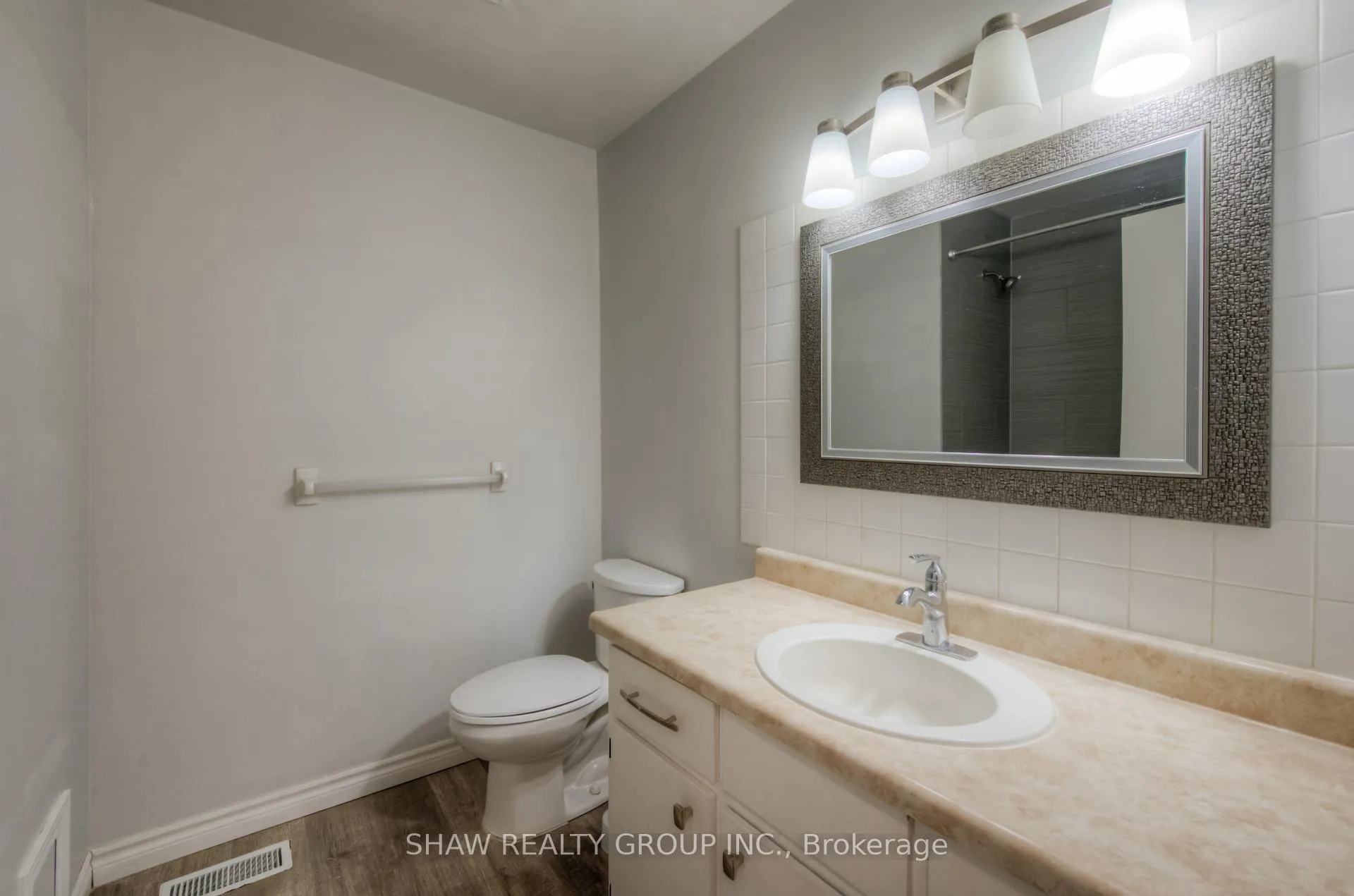 Photo 17 of 272 Bakersfield Drive, Cambridge — HOMEH