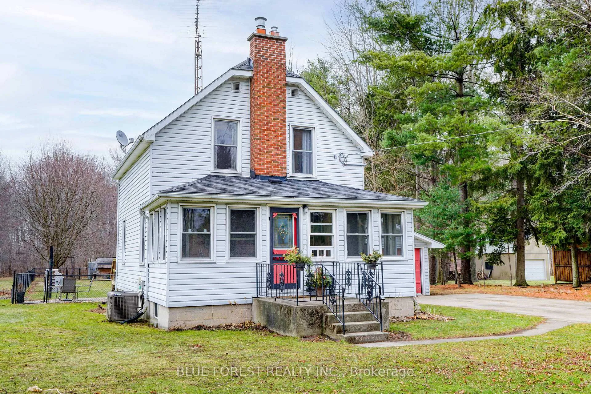 Photo 1 of 9868 Graham Road, West Elgin, West Lorne — HOMEH