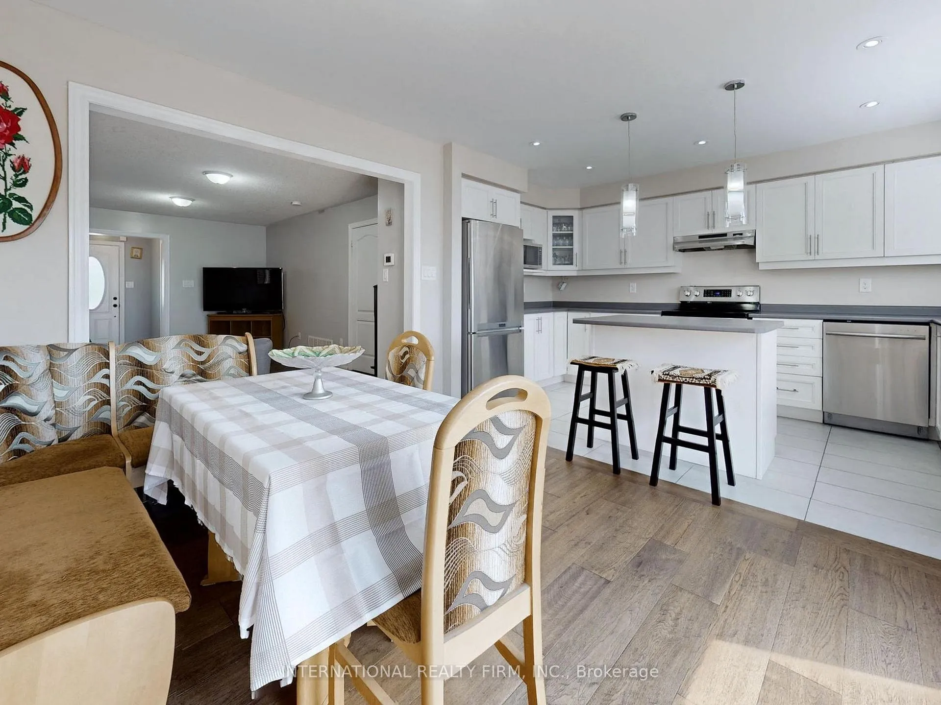 Photo 12 of 110 Swenson Street, New Tecumseth, Alliston — HOMEH