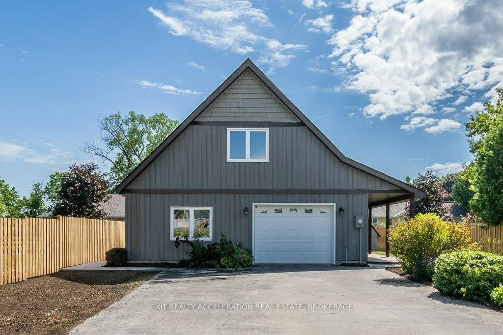 Photo 1 of 212 Green Street, Deseronto, Deseronto (Town) — HOMEH