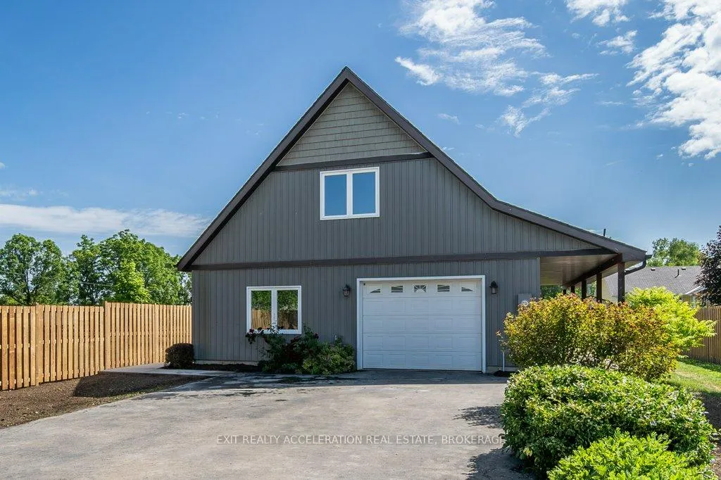 Photo 2 of 212 Green Street, Deseronto, Deseronto (Town) — HOMEH