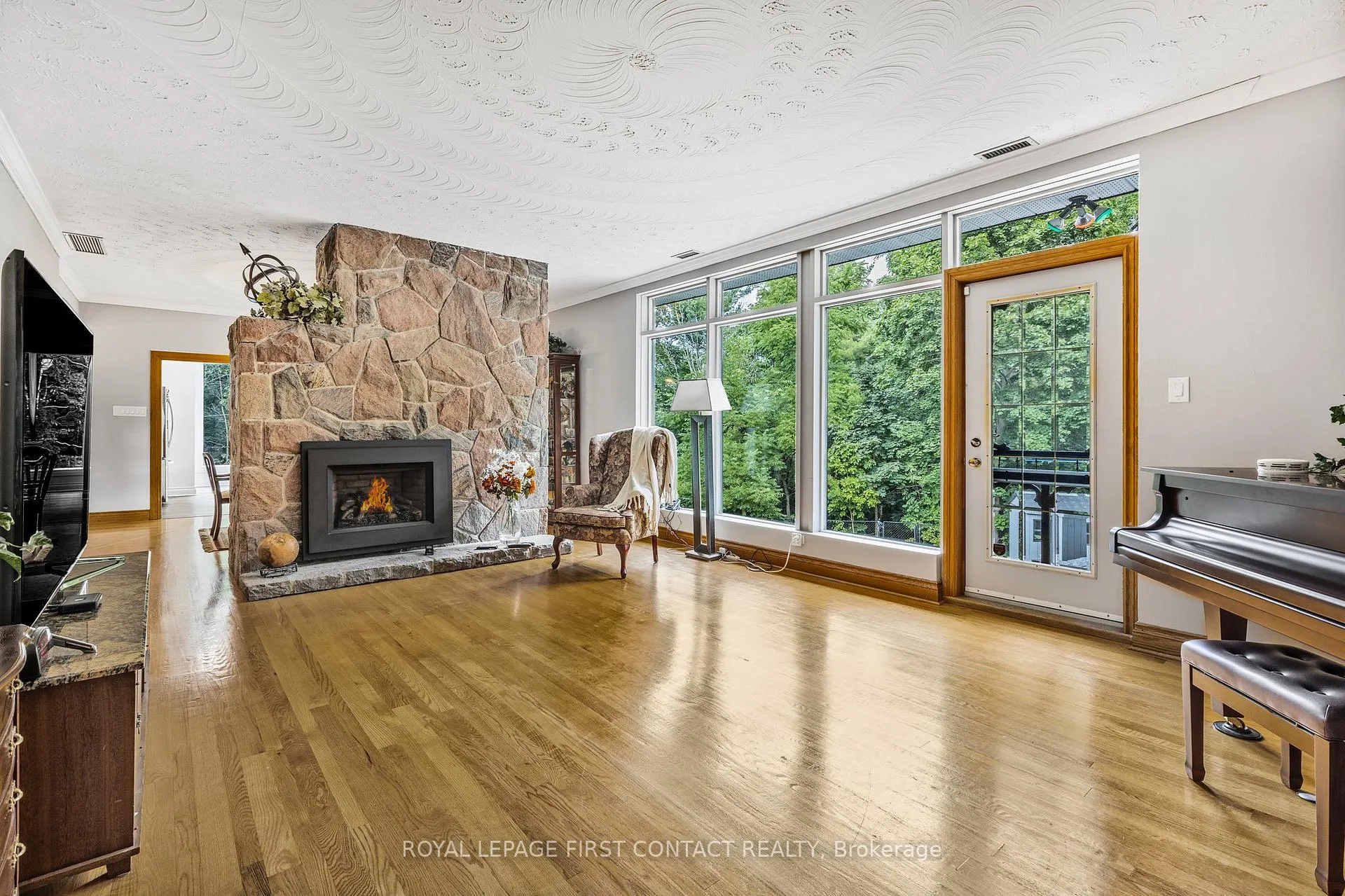Photo 11 of 4 Brookdale Drive, Barrie, Sunnidale — HOMEH