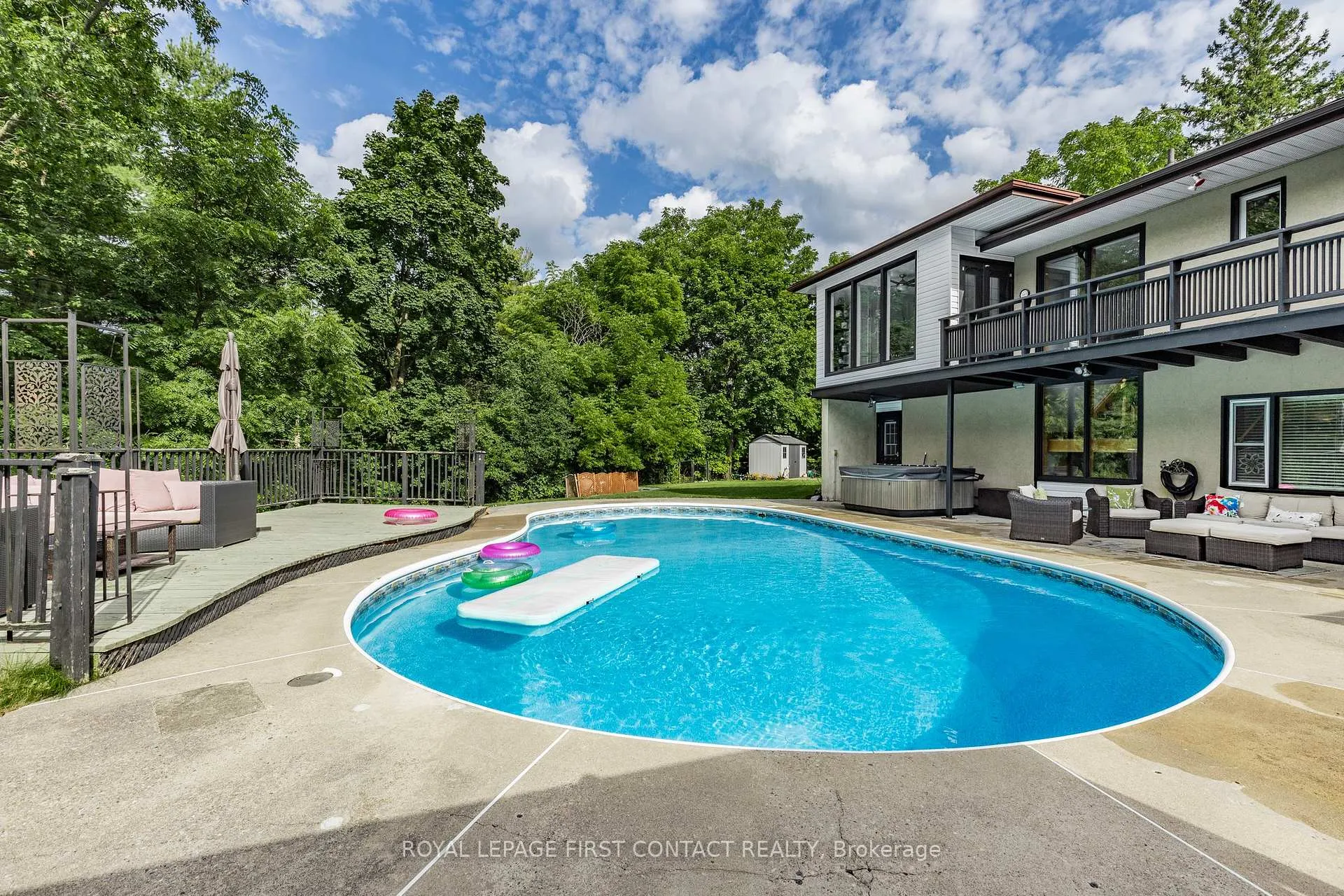 Photo 35 of 4 Brookdale Drive, Barrie, Sunnidale — HOMEH
