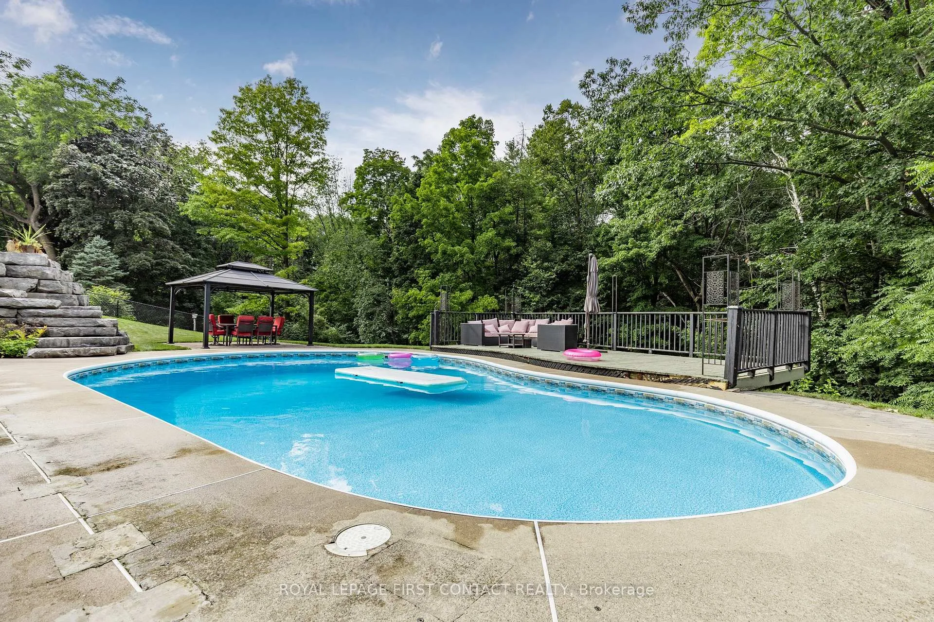 Photo 37 of 4 Brookdale Drive, Barrie, Sunnidale — HOMEH
