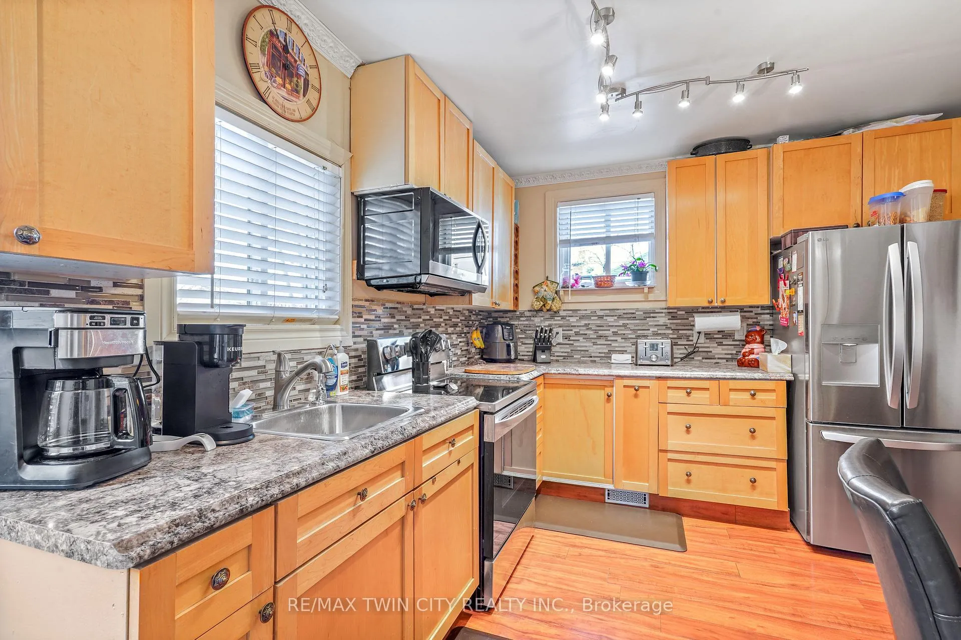 Photo 12 of 59 East Bend Avenue N, Hamilton, Crown Point — HOMEH