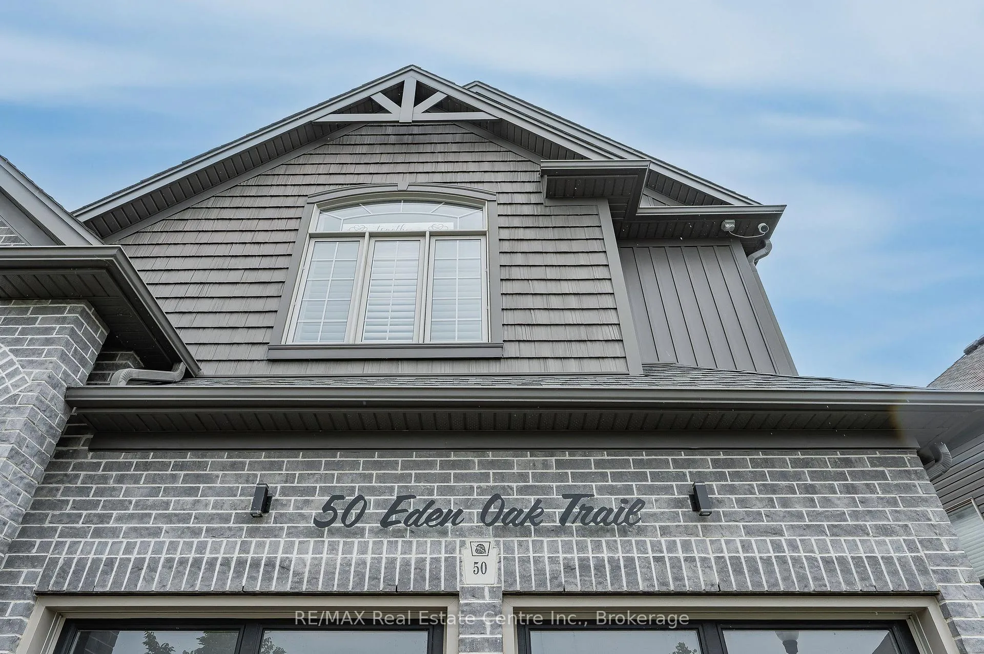 Photo 2 of 50 Eden Oak Trail, Kitchener — HOMEH