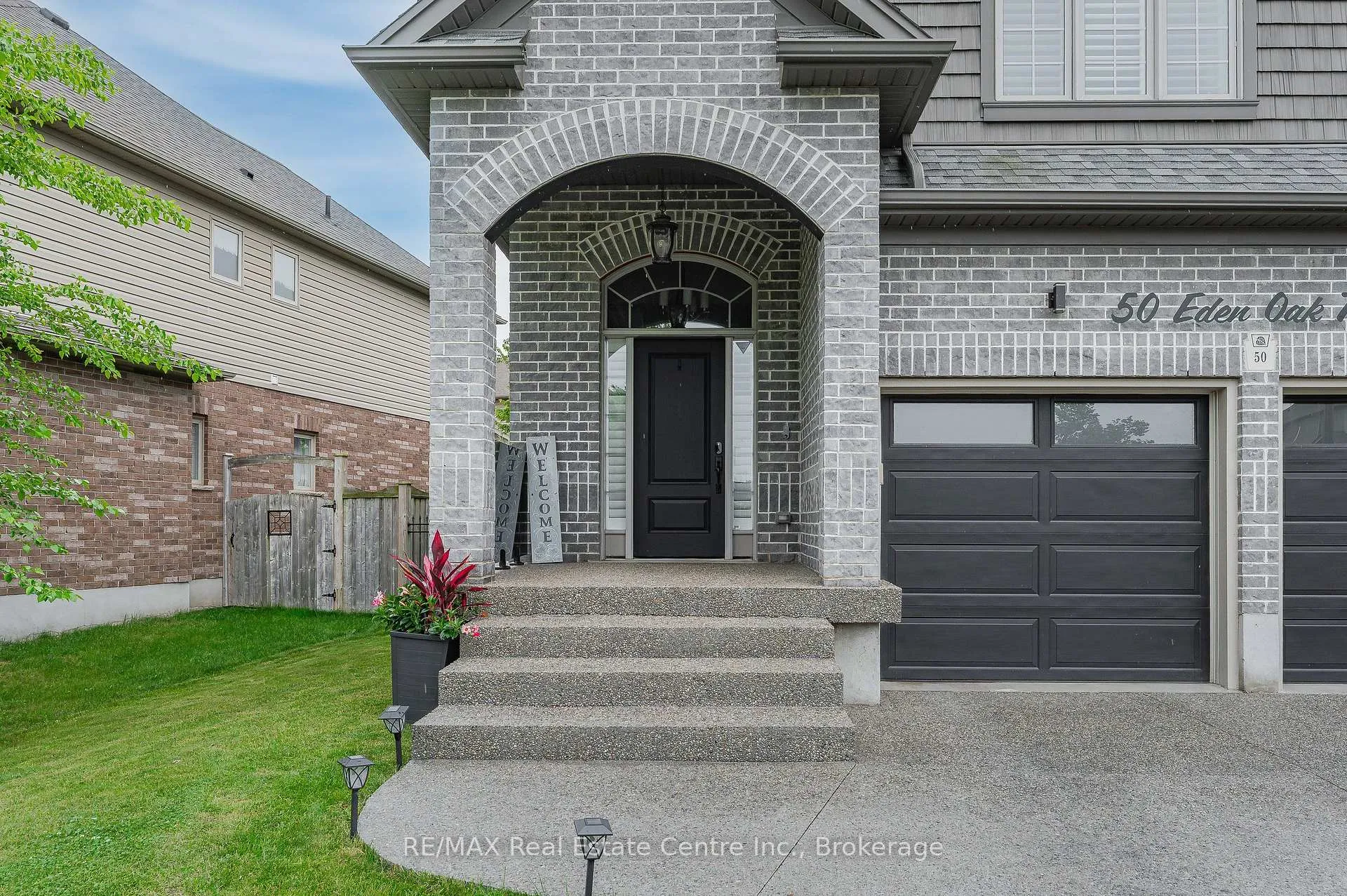 Photo 3 of 50 Eden Oak Trail, Kitchener — HOMEH