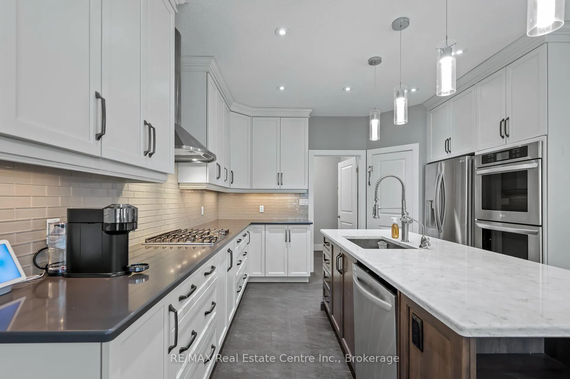 Photo 9 of 50 Eden Oak Trail, Kitchener — HOMEH