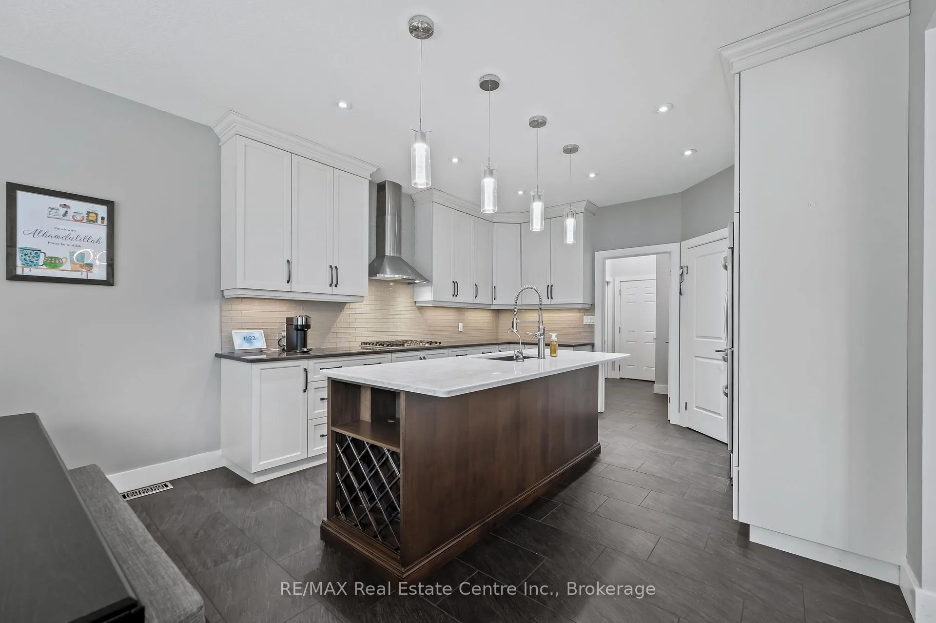 Photo 10 of 50 Eden Oak Trail, Kitchener — HOMEH