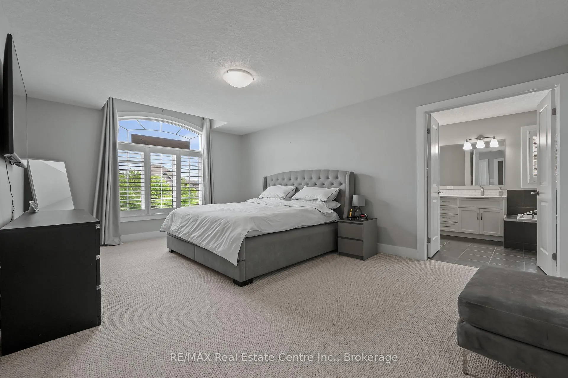 Photo 22 of 50 Eden Oak Trail, Kitchener — HOMEH