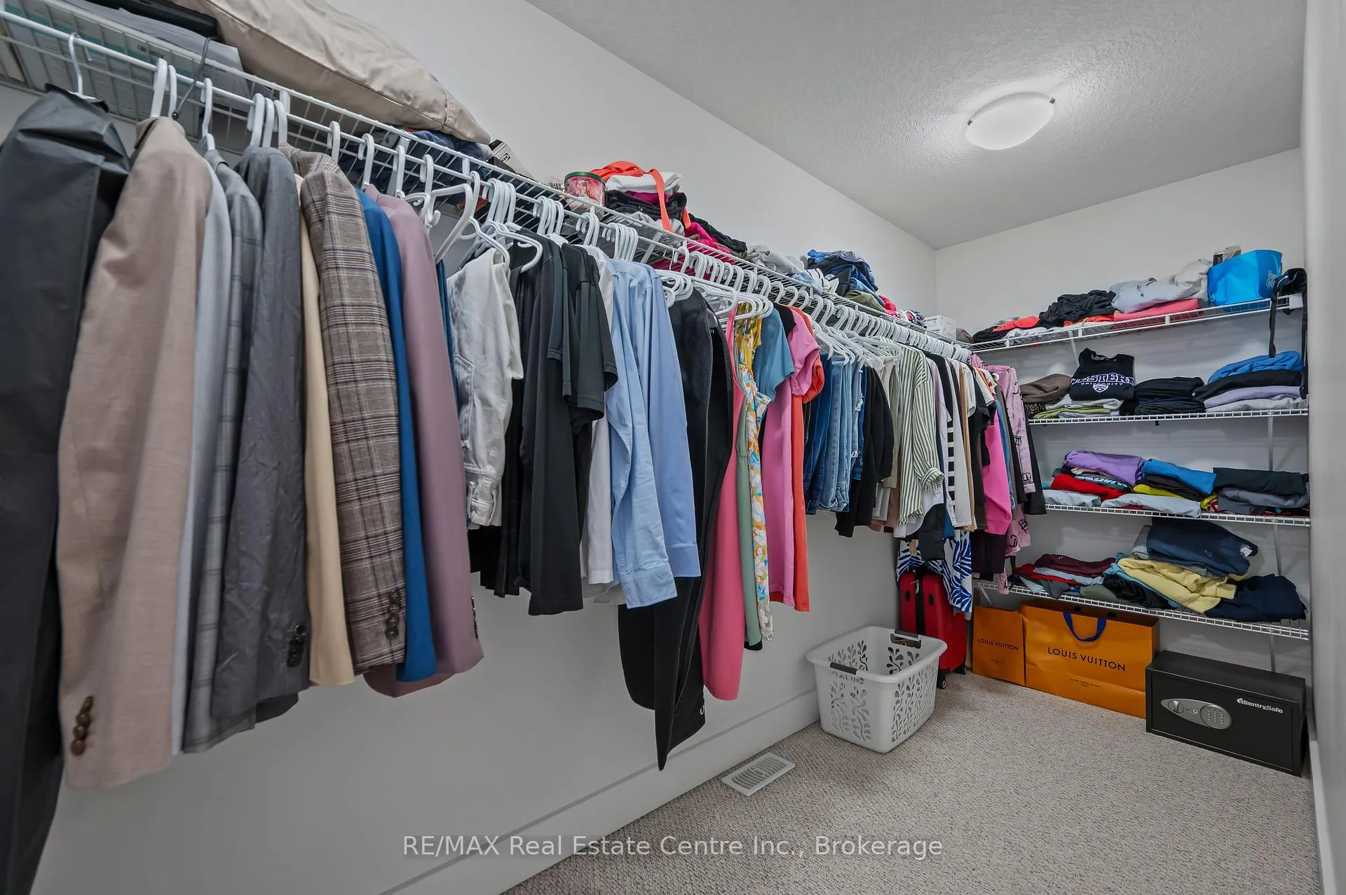 Photo 26 of 50 Eden Oak Trail, Kitchener — HOMEH