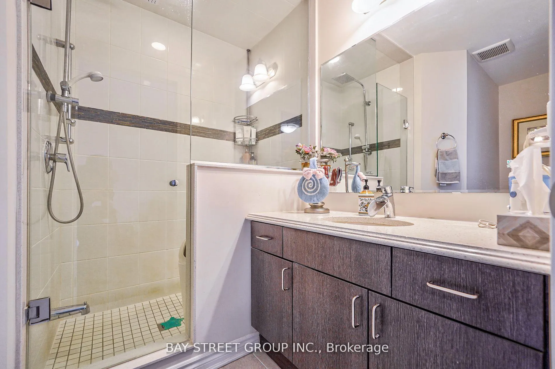 Photo 19 of 78 Minlow Way, Aurora, Rural Aurora — HOMEH