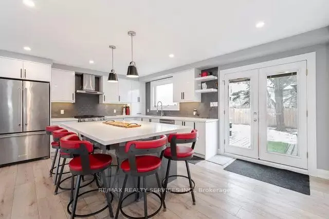 Photo 13 of 4 Pacer Court, Brampton, Brampton South — HOMEH