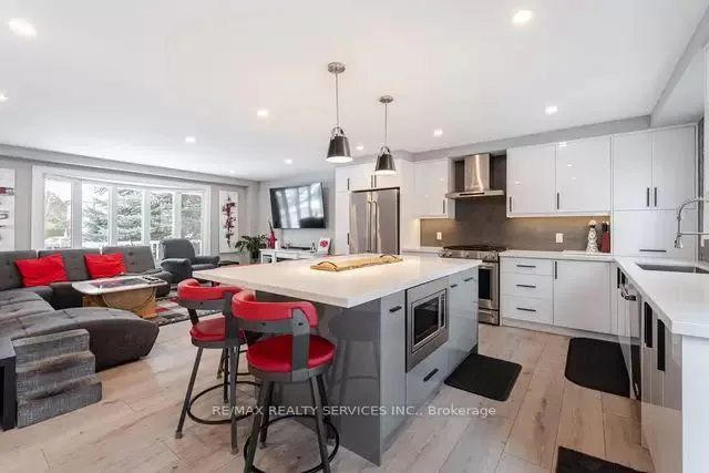 Photo 14 of 4 Pacer Court, Brampton, Brampton South — HOMEH