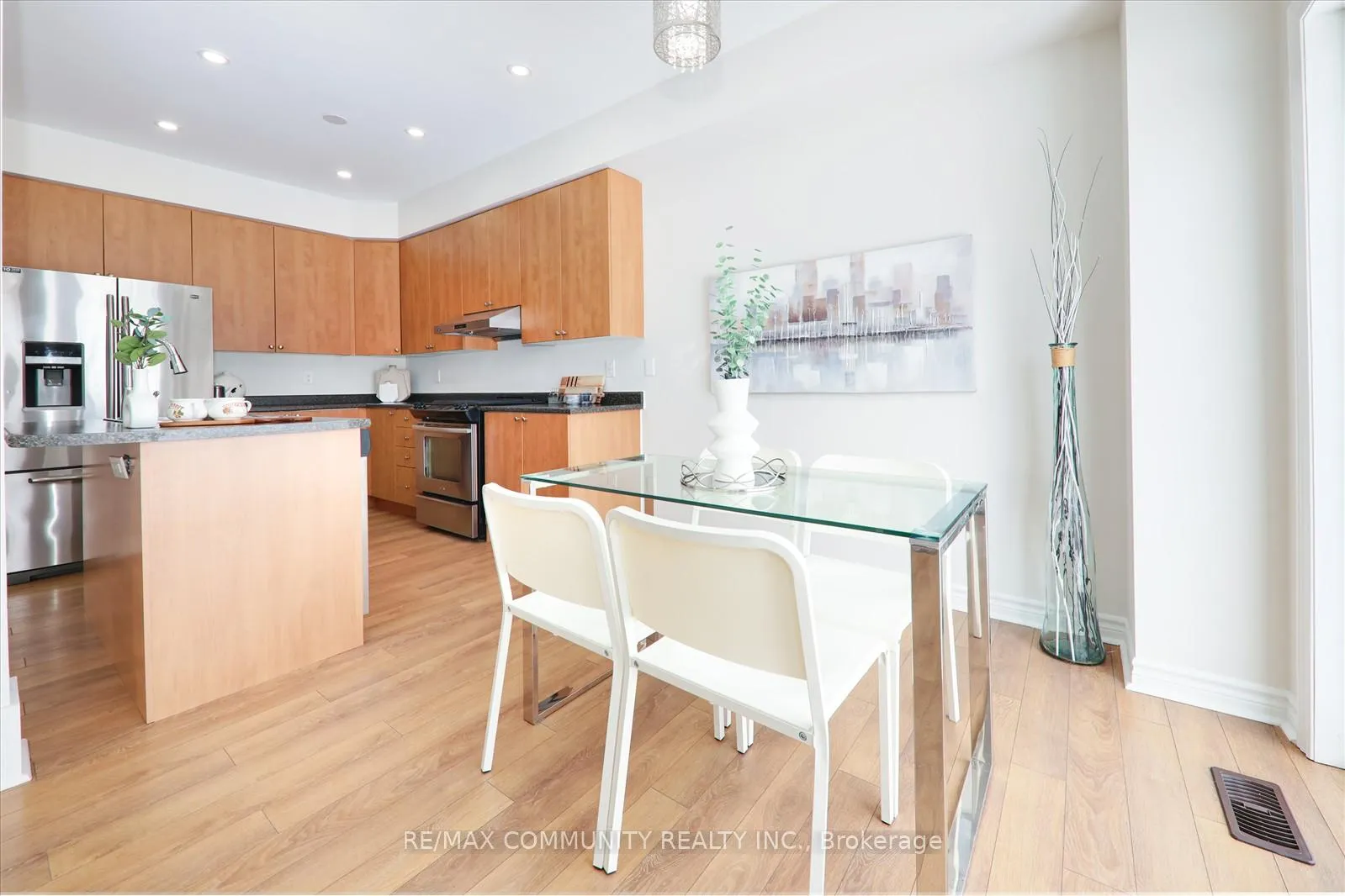 Photo 14 of 25 Mantz Crescent, Whitby, Taunton North — HOMEH