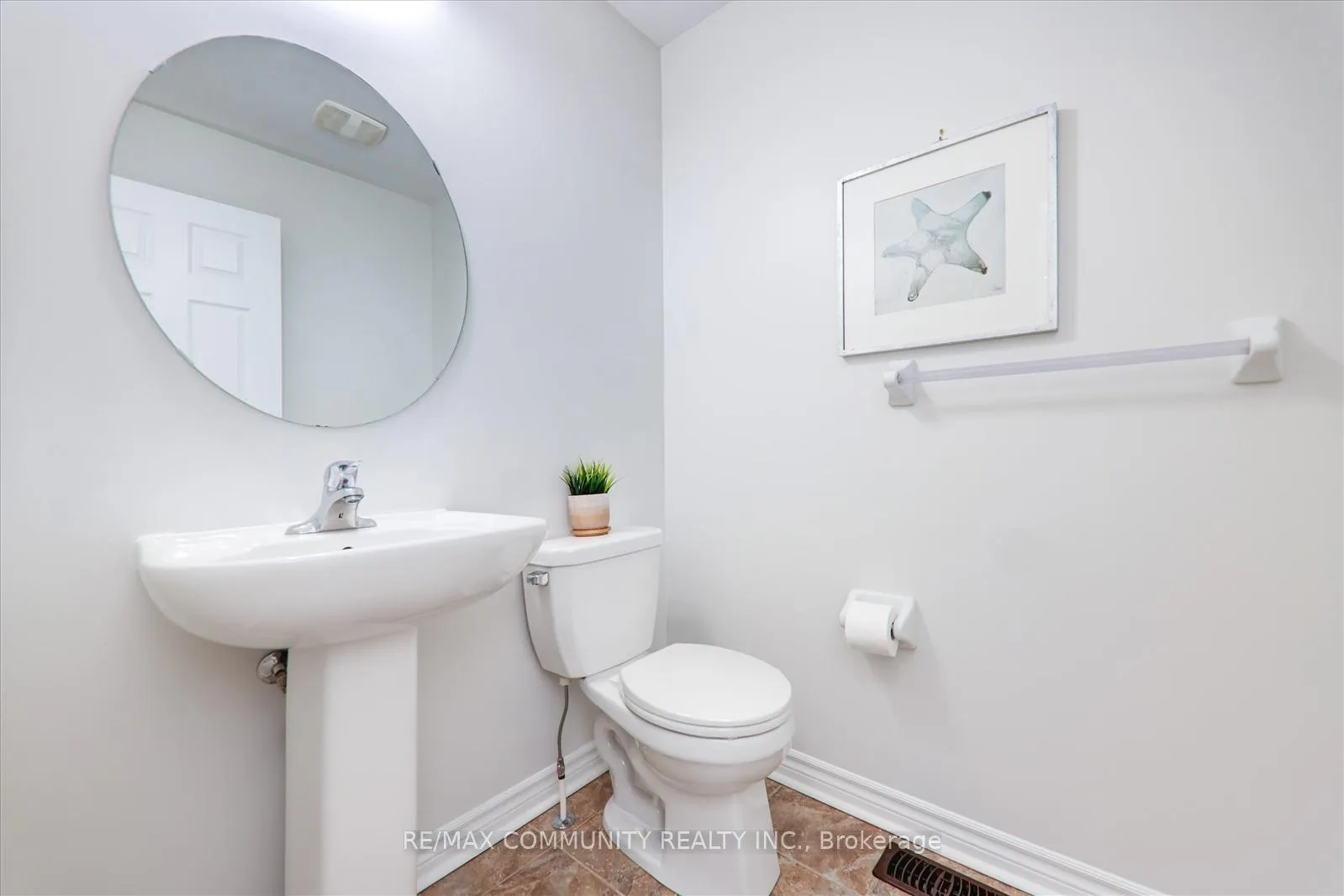 Photo 18 of 25 Mantz Crescent, Whitby, Taunton North — HOMEH