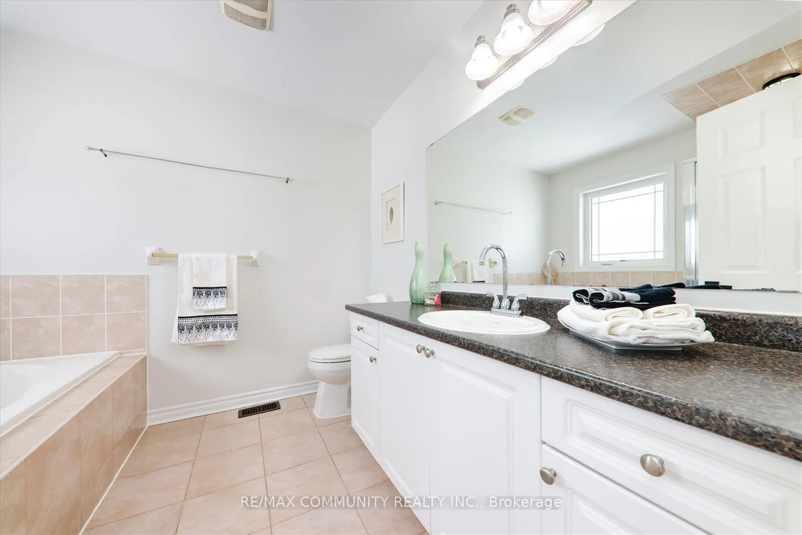 Photo 23 of 25 Mantz Crescent, Whitby, Taunton North — HOMEH