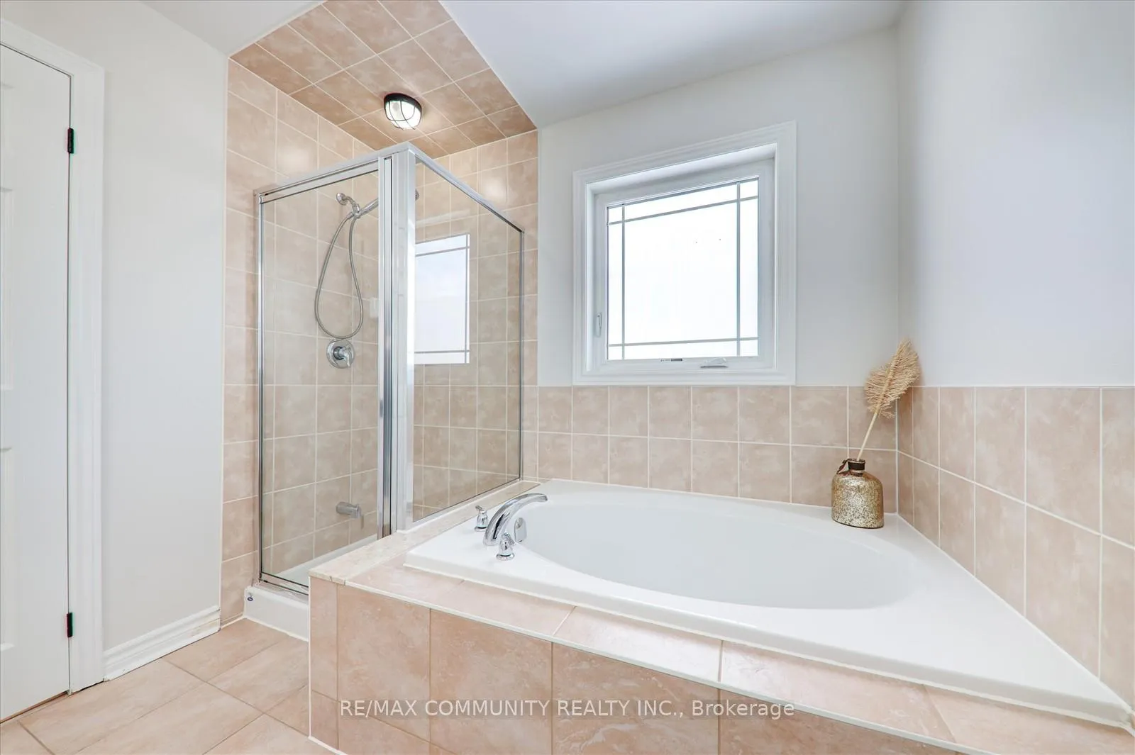 Photo 24 of 25 Mantz Crescent, Whitby, Taunton North — HOMEH