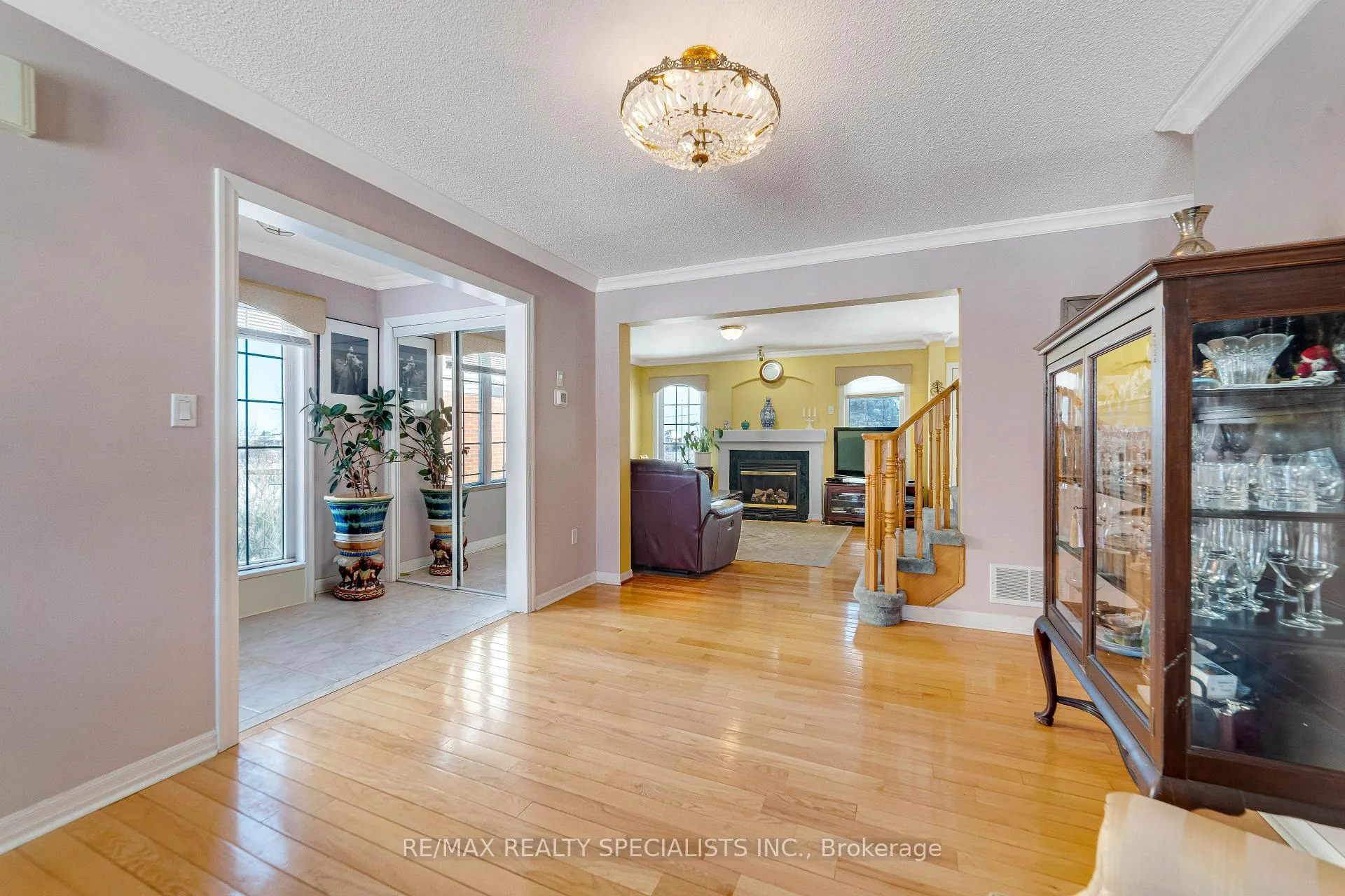 Photo 7 of 18 Sherbo Crescent, Brampton, Fletcher's Meadow — HOMEH