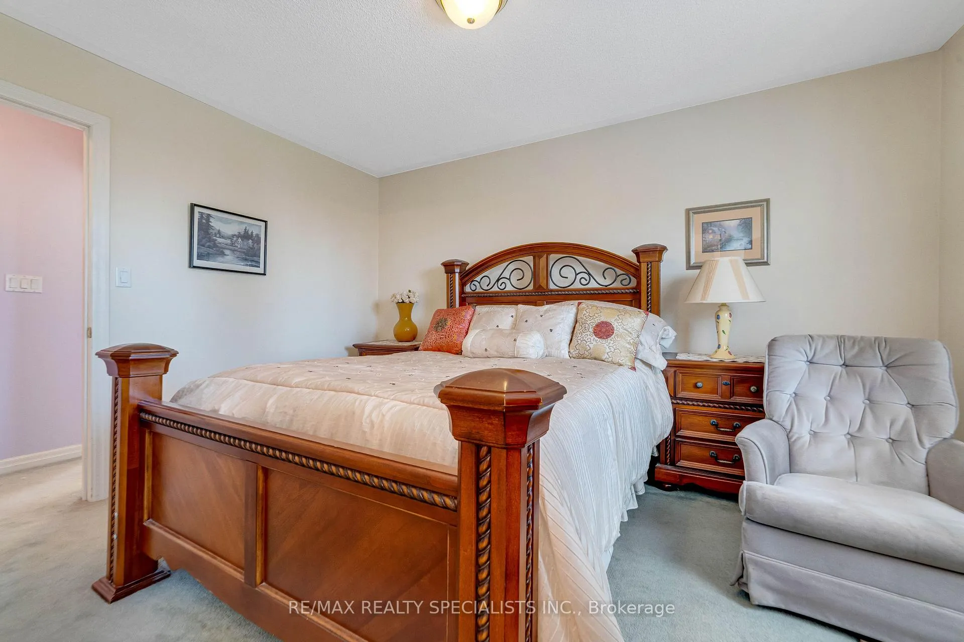 Photo 26 of 18 Sherbo Crescent, Brampton, Fletcher's Meadow — HOMEH