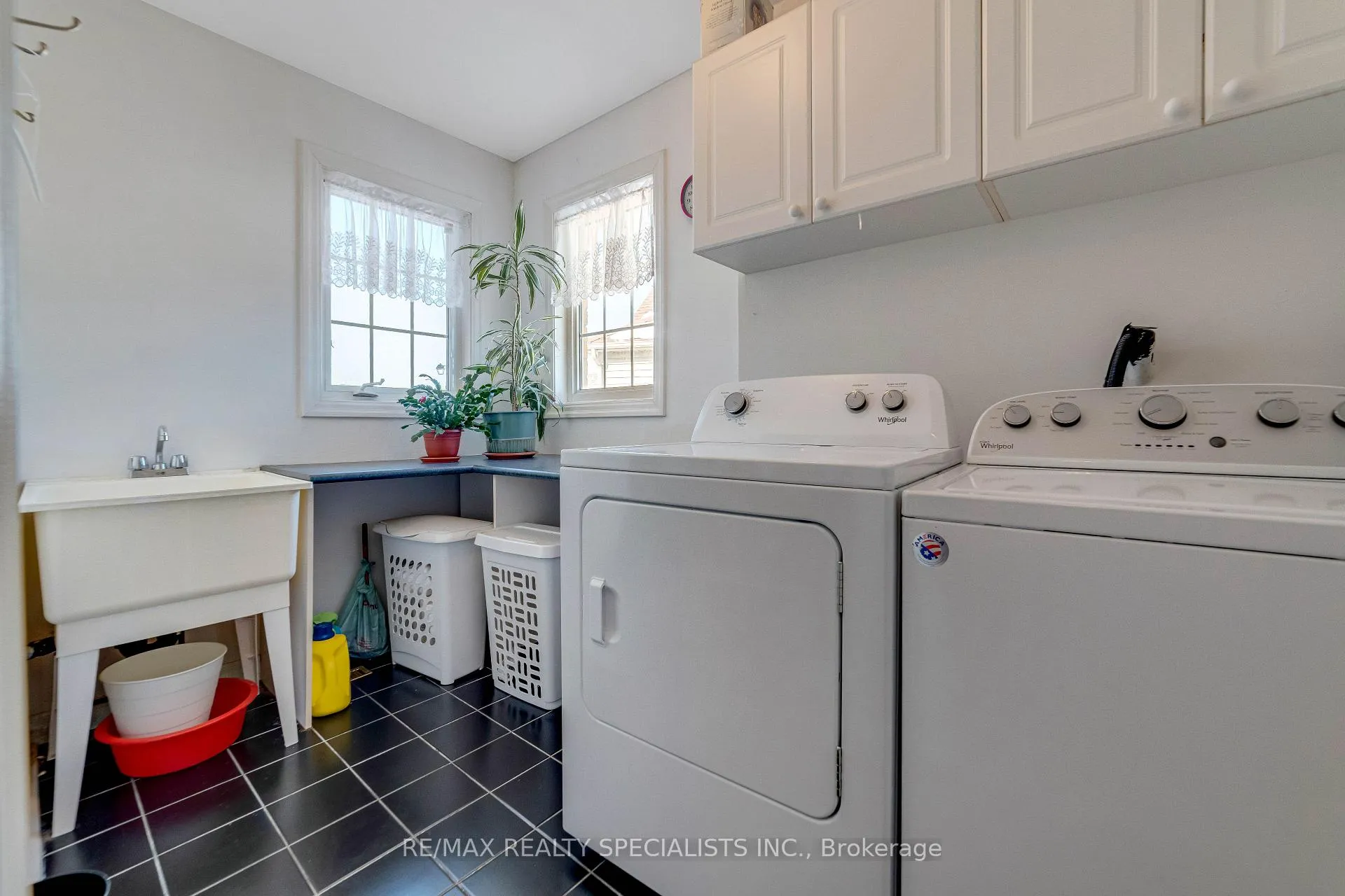 Photo 30 of 18 Sherbo Crescent, Brampton, Fletcher's Meadow — HOMEH