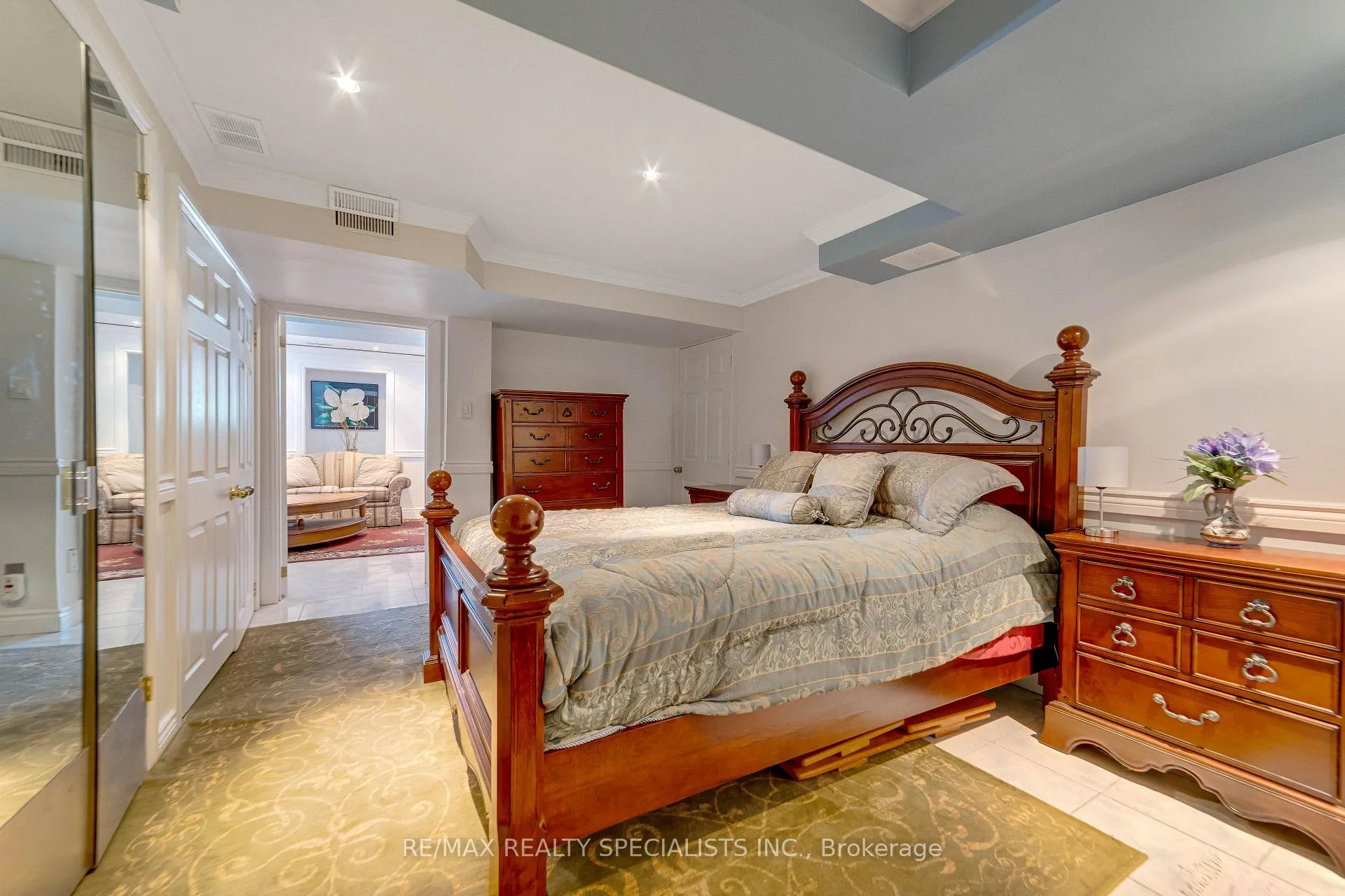 Photo 35 of 18 Sherbo Crescent, Brampton, Fletcher's Meadow — HOMEH