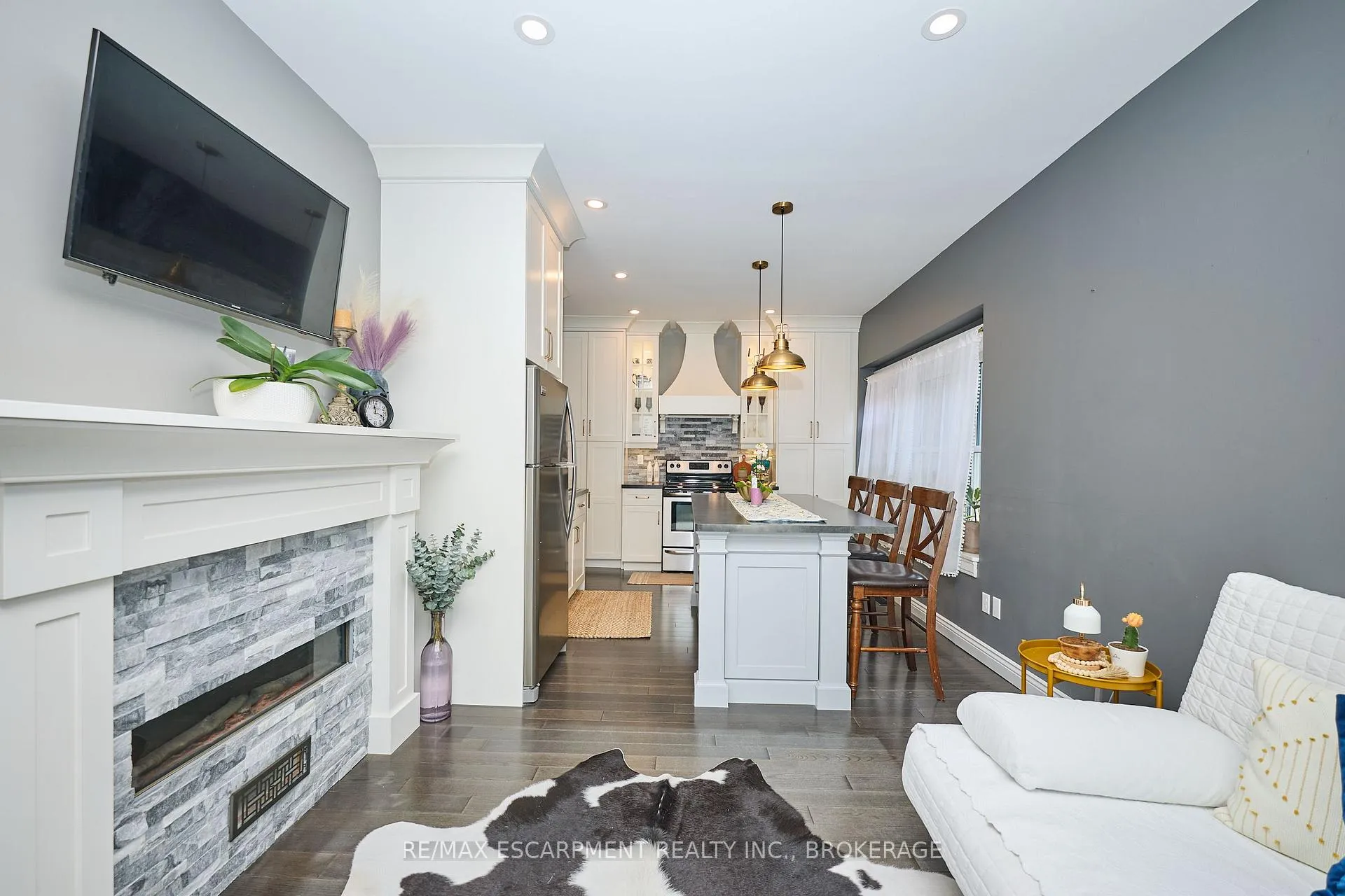 Photo 7 of 47 Lowell Avenue, St. Catharines, Downtown — HOMEH