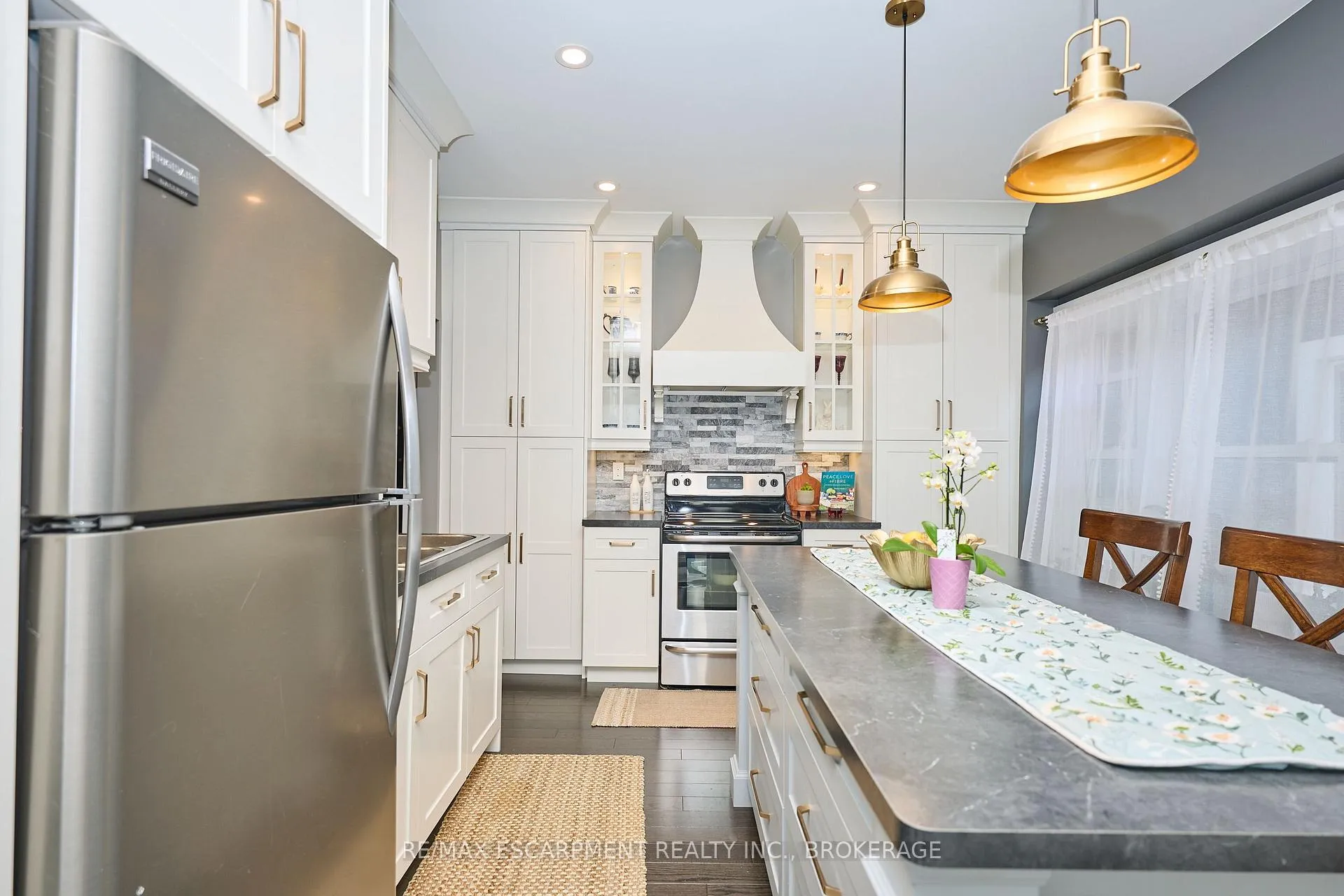 Photo 8 of 47 Lowell Avenue, St. Catharines, Downtown — HOMEH