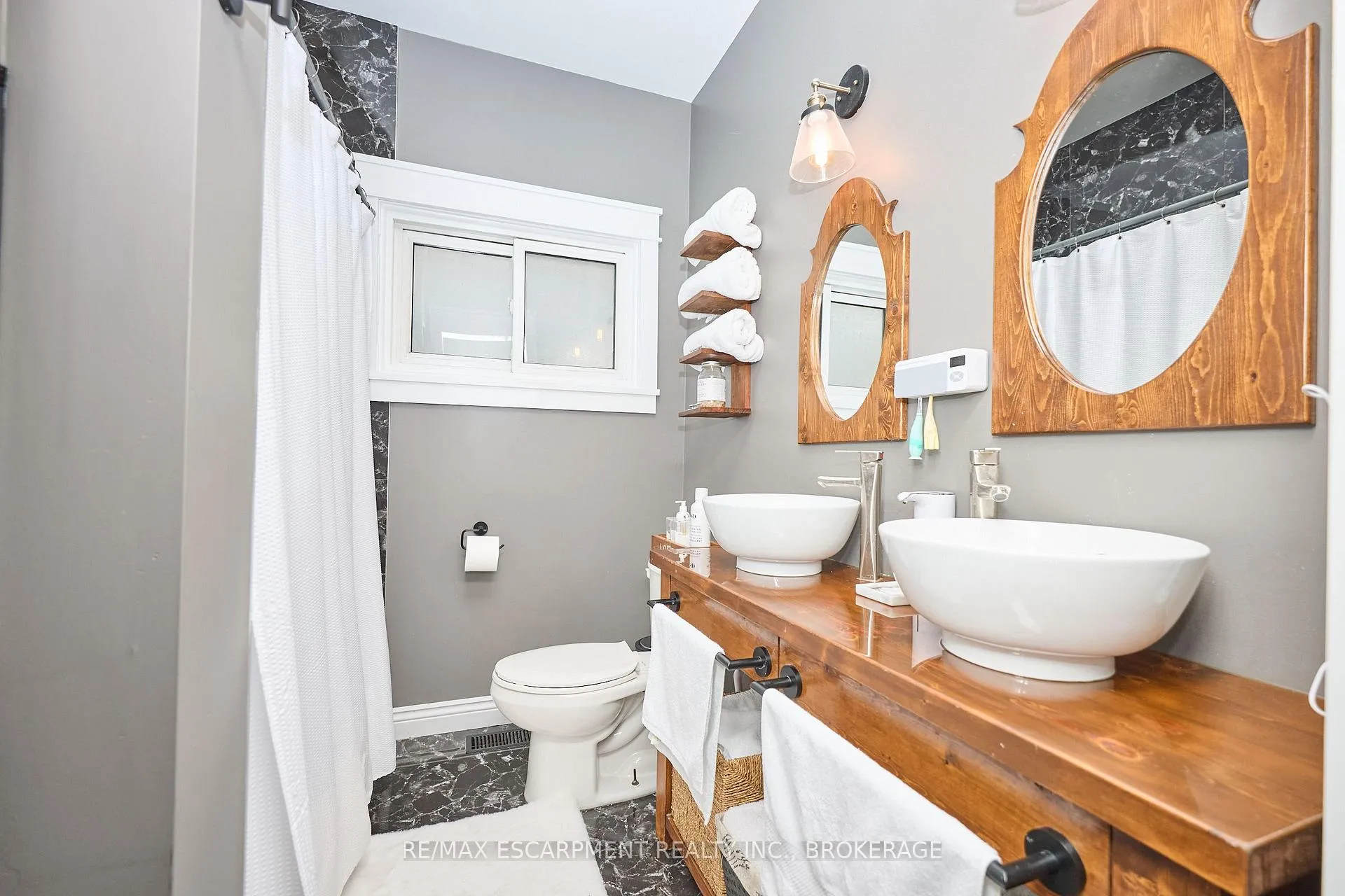 Photo 13 of 47 Lowell Avenue, St. Catharines, Downtown — HOMEH