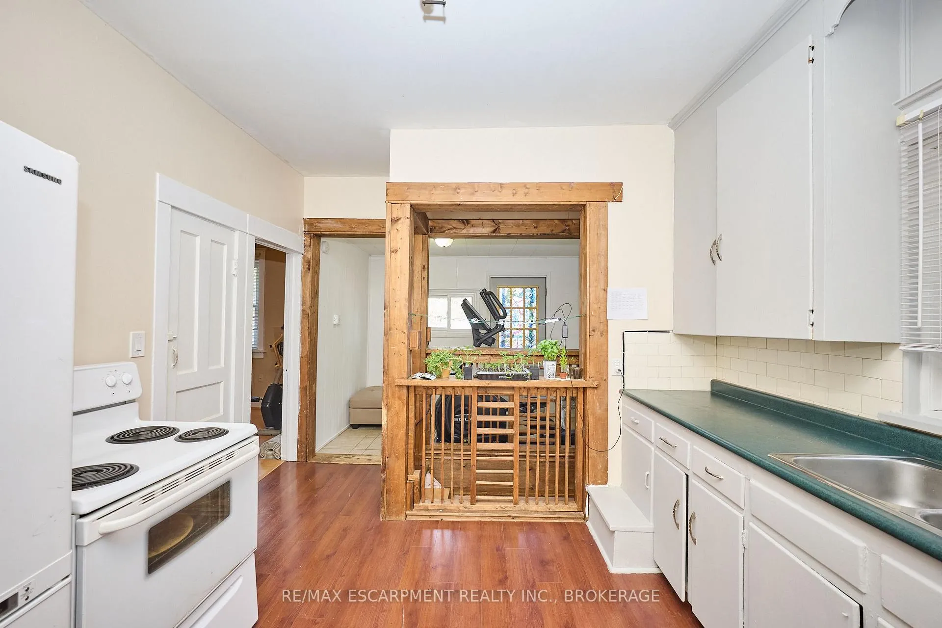 Photo 19 of 47 Lowell Avenue, St. Catharines, Downtown — HOMEH