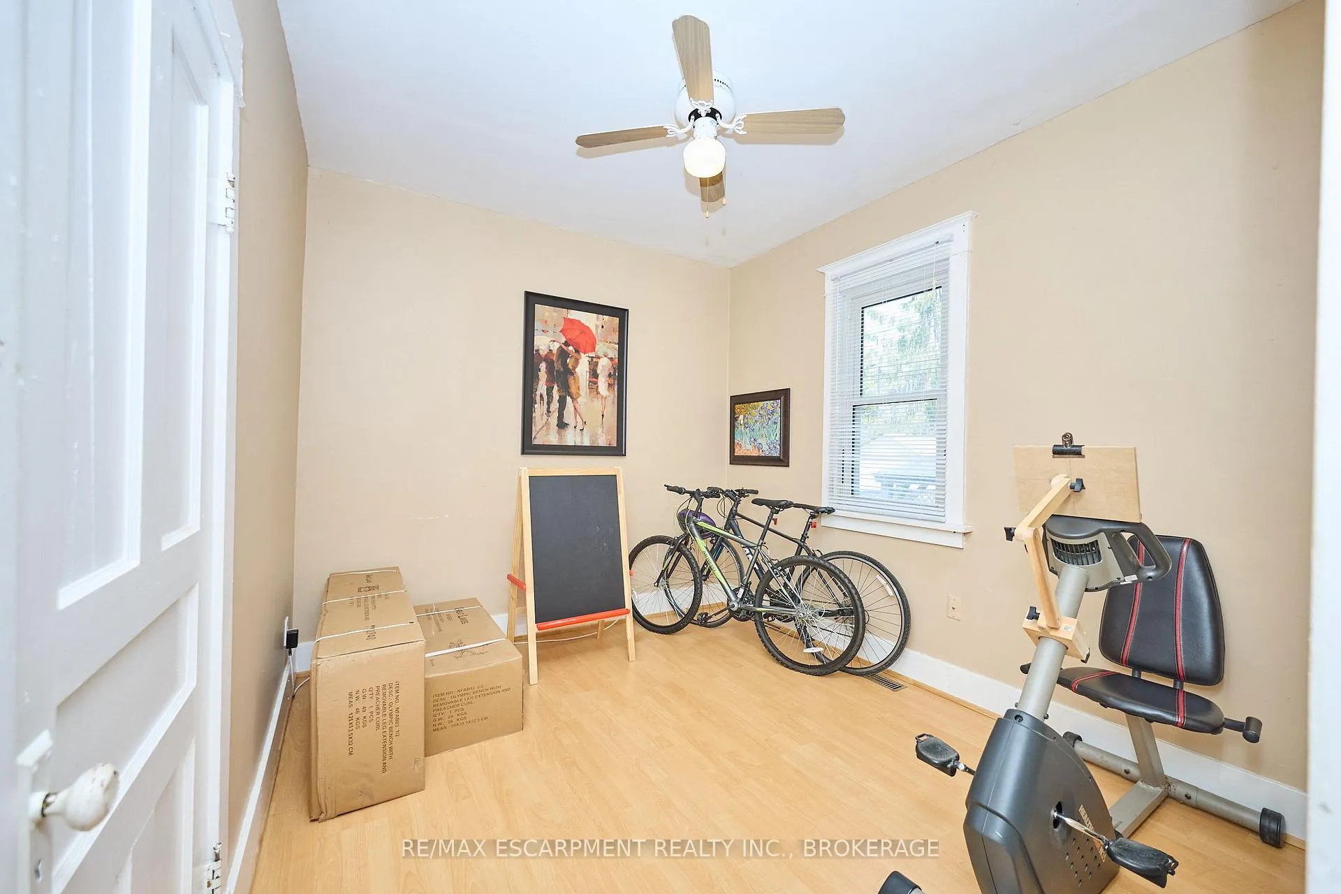 Photo 20 of 47 Lowell Avenue, St. Catharines, Downtown — HOMEH