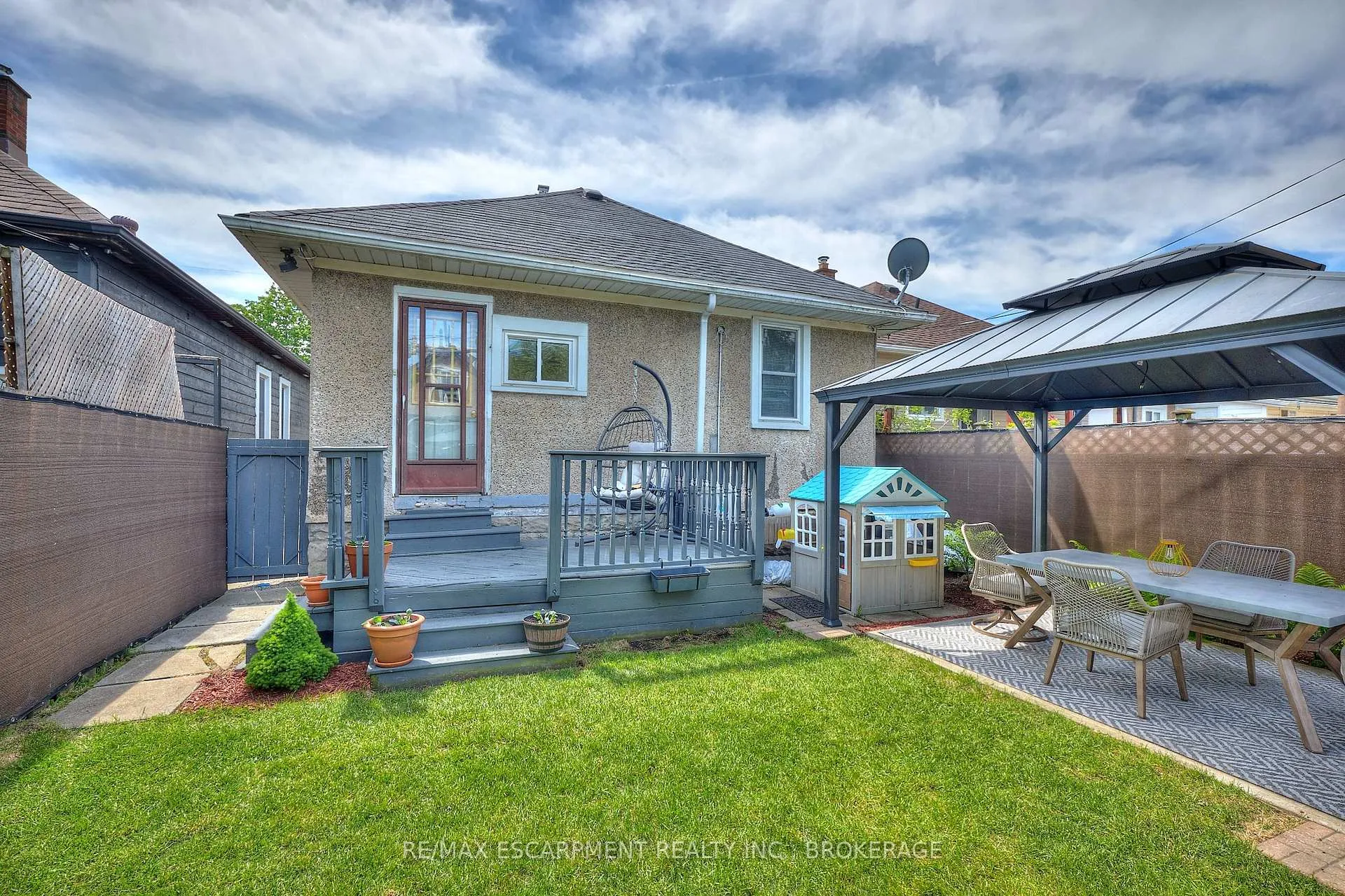 Photo 25 of 47 Lowell Avenue, St. Catharines, Downtown — HOMEH