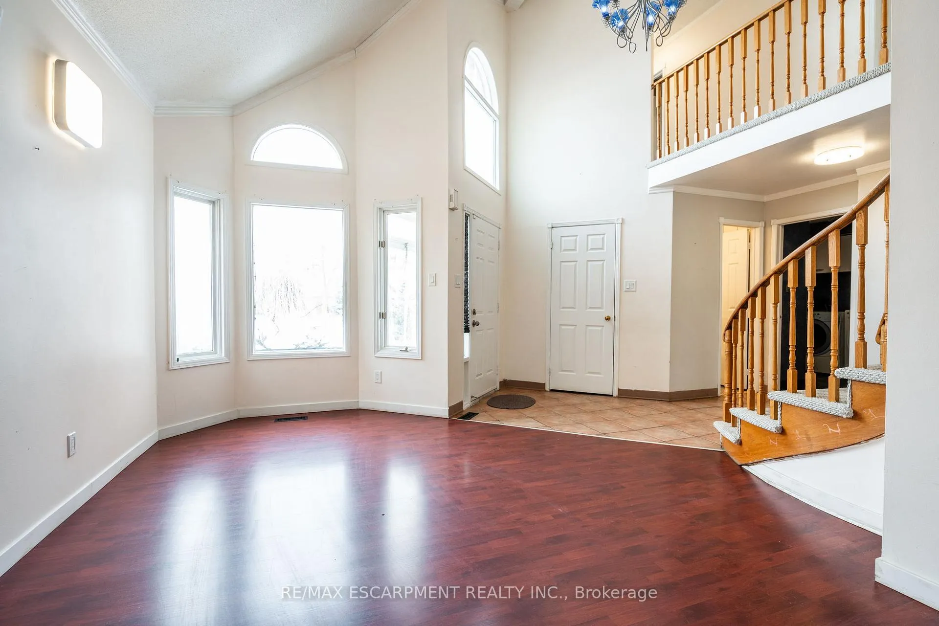 Photo 4 of 104 Lord Simcoe Drive, Brampton, Westgate — HOMEH