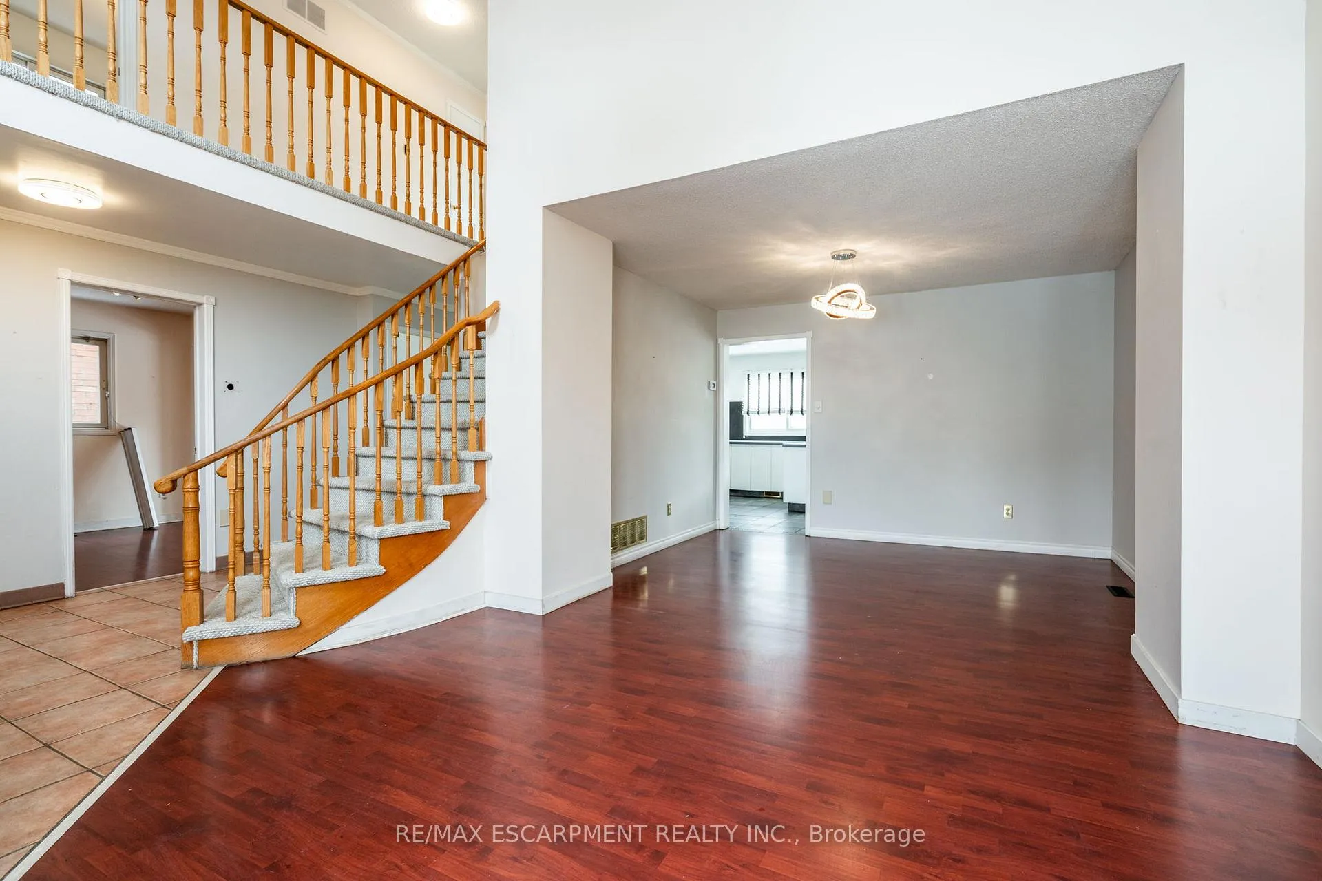 Photo 6 of 104 Lord Simcoe Drive, Brampton, Westgate — HOMEH
