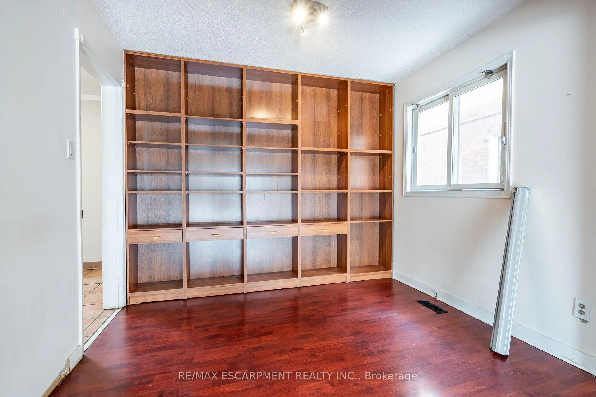 Photo 8 of 104 Lord Simcoe Drive, Brampton, Westgate — HOMEH