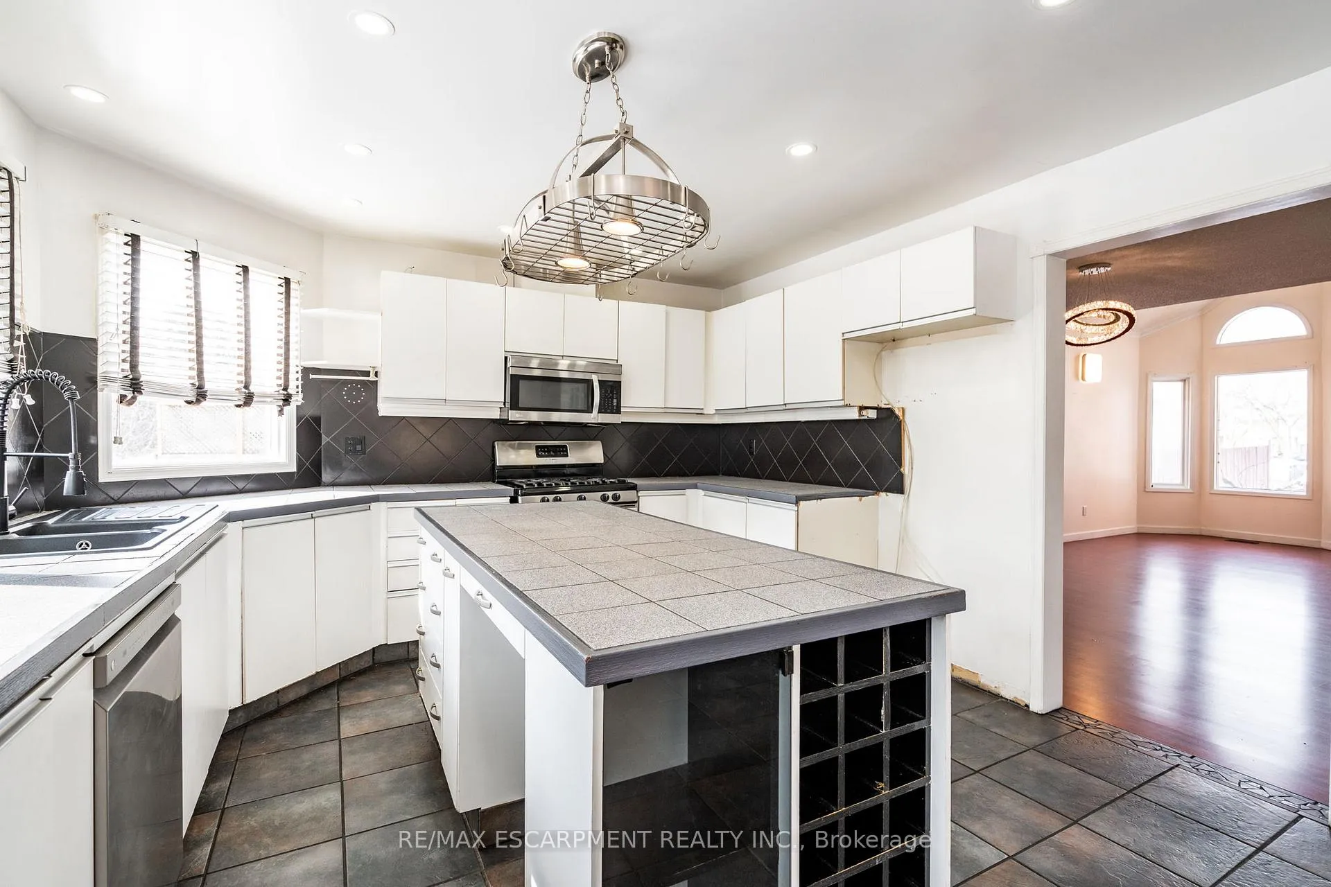 Photo 11 of 104 Lord Simcoe Drive, Brampton, Westgate — HOMEH