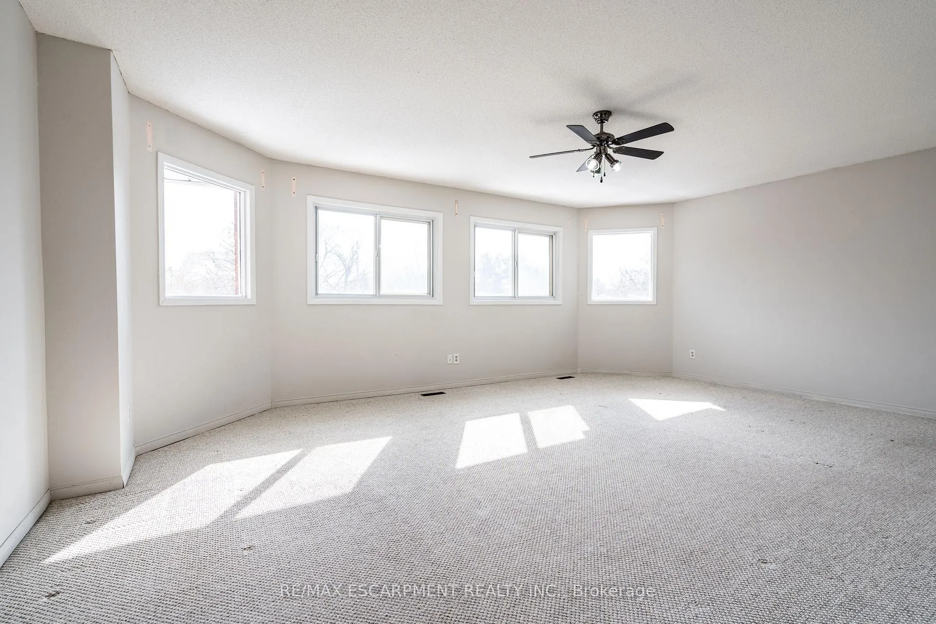 Photo 16 of 104 Lord Simcoe Drive, Brampton, Westgate — HOMEH