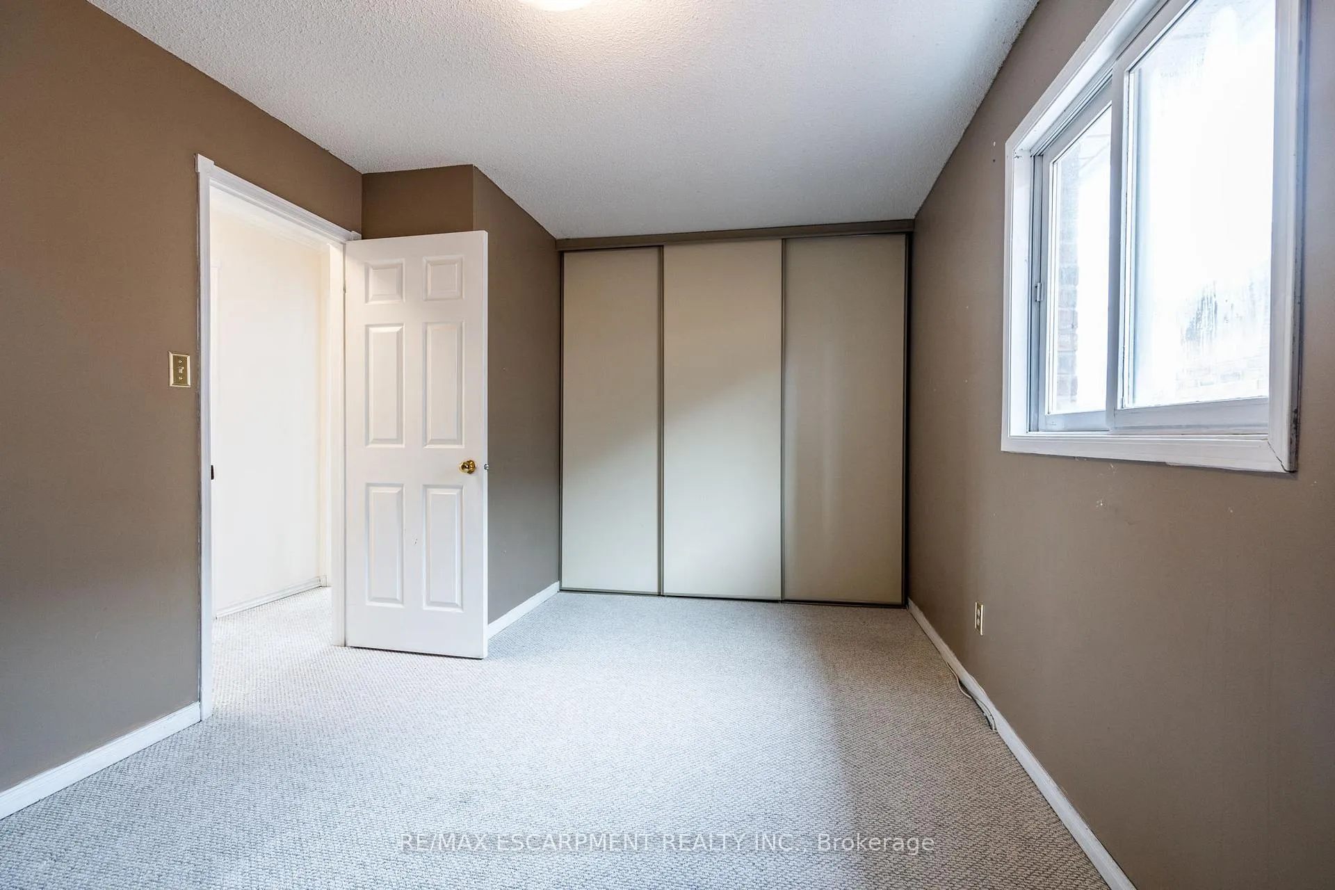 Photo 24 of 104 Lord Simcoe Drive, Brampton, Westgate — HOMEH