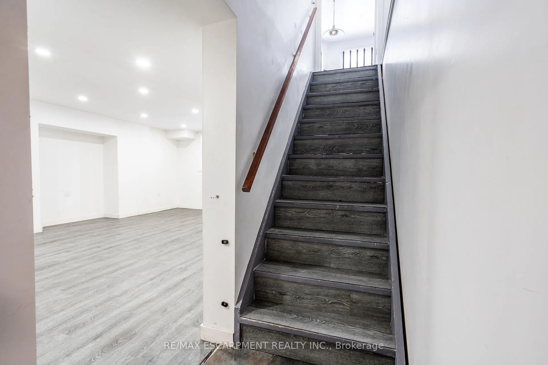 Photo 29 of 104 Lord Simcoe Drive, Brampton, Westgate — HOMEH
