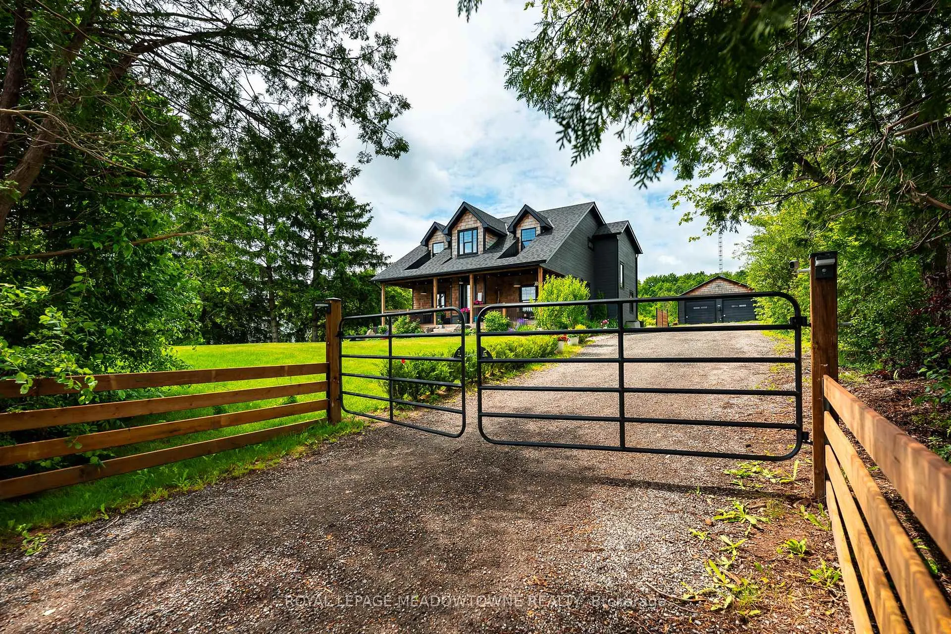 Photo 3 of 13394 Tenth Line, Halton Hills, Rural Halton Hills — HOMEH