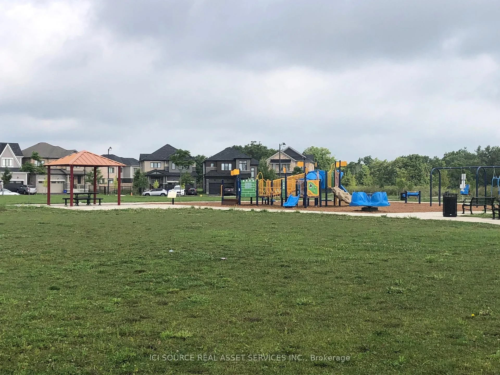 Photo 16 of 59 Malcolm Crescent, Haldimand — HOMEH
