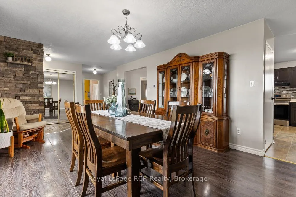 Photo 11 of 8008 Wellington Road 7, Mapleton, Rural Mapleton — HOMEH